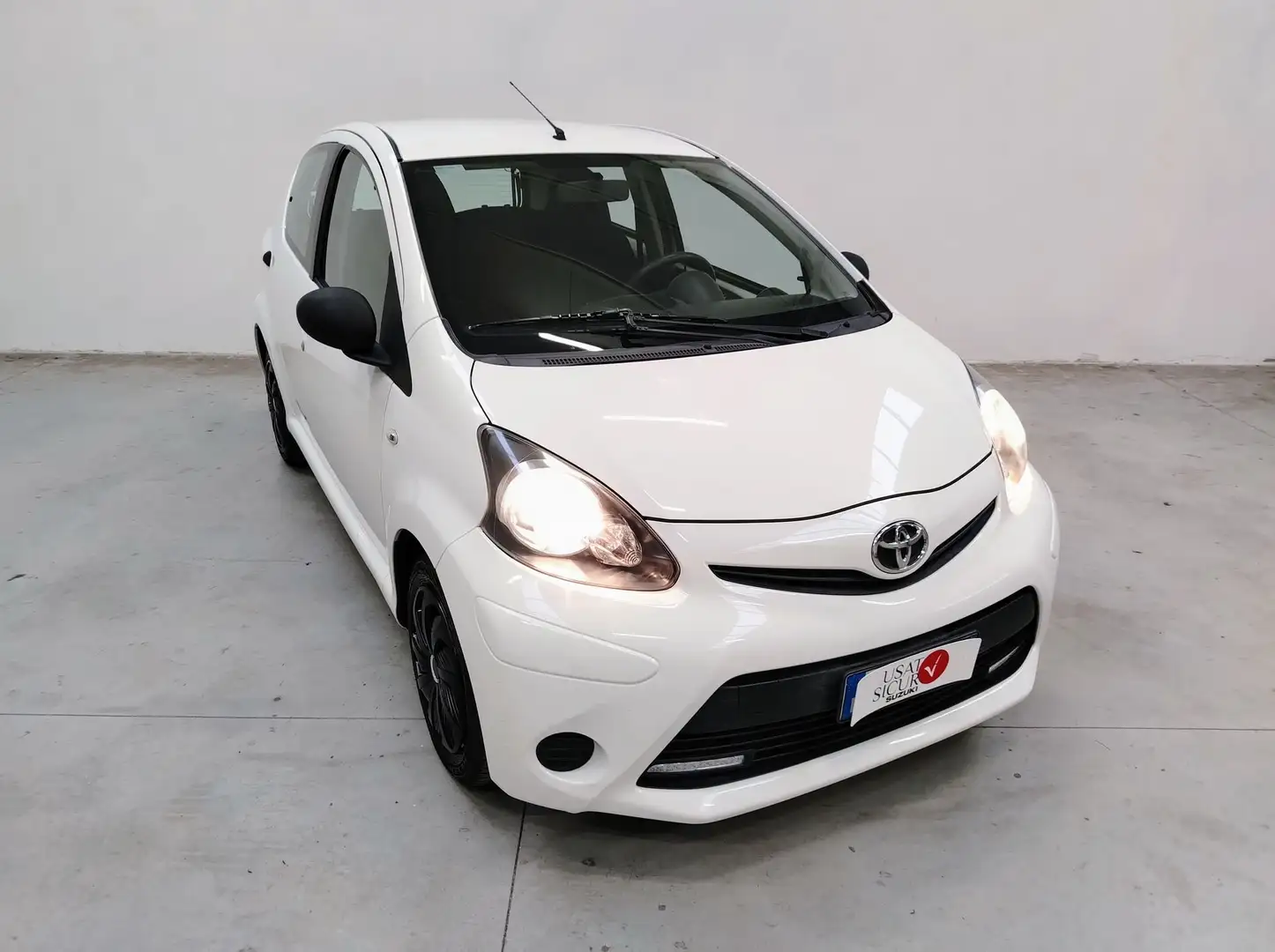 Toyota Aygo Aygo 1.0 12V VVT-i 5 porte Active Connect Blanc - 1