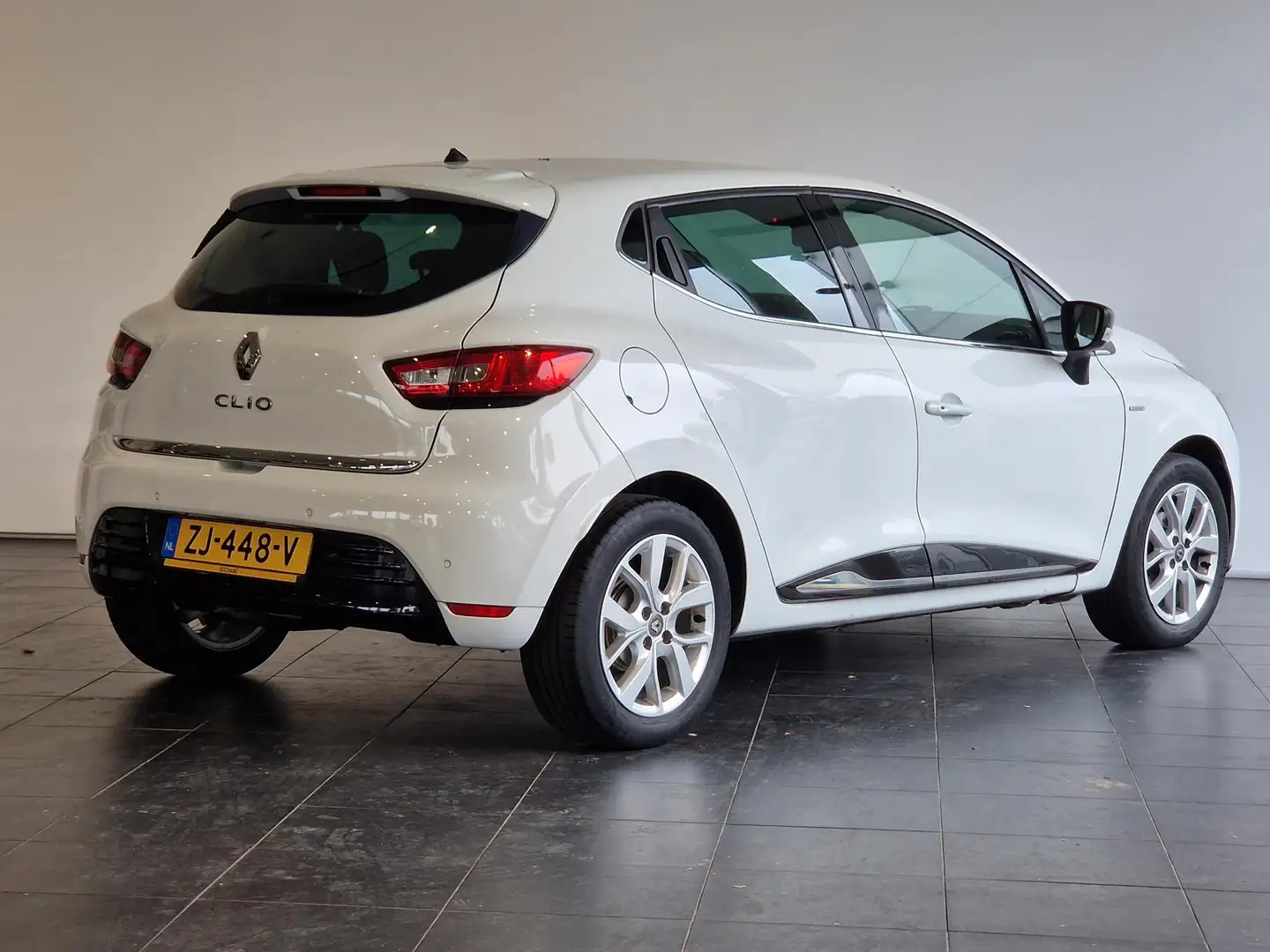 Renault Clio 0.9 TCe Limited | NAVIGATIE | PARKEERSENSOREN ACHT Blanc - 2