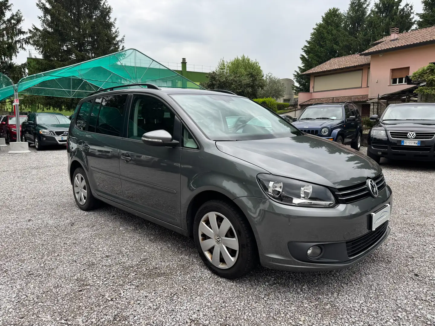 Volkswagen Touran Touran II 2010 1.6 tdi Comfortline Grijs - 1