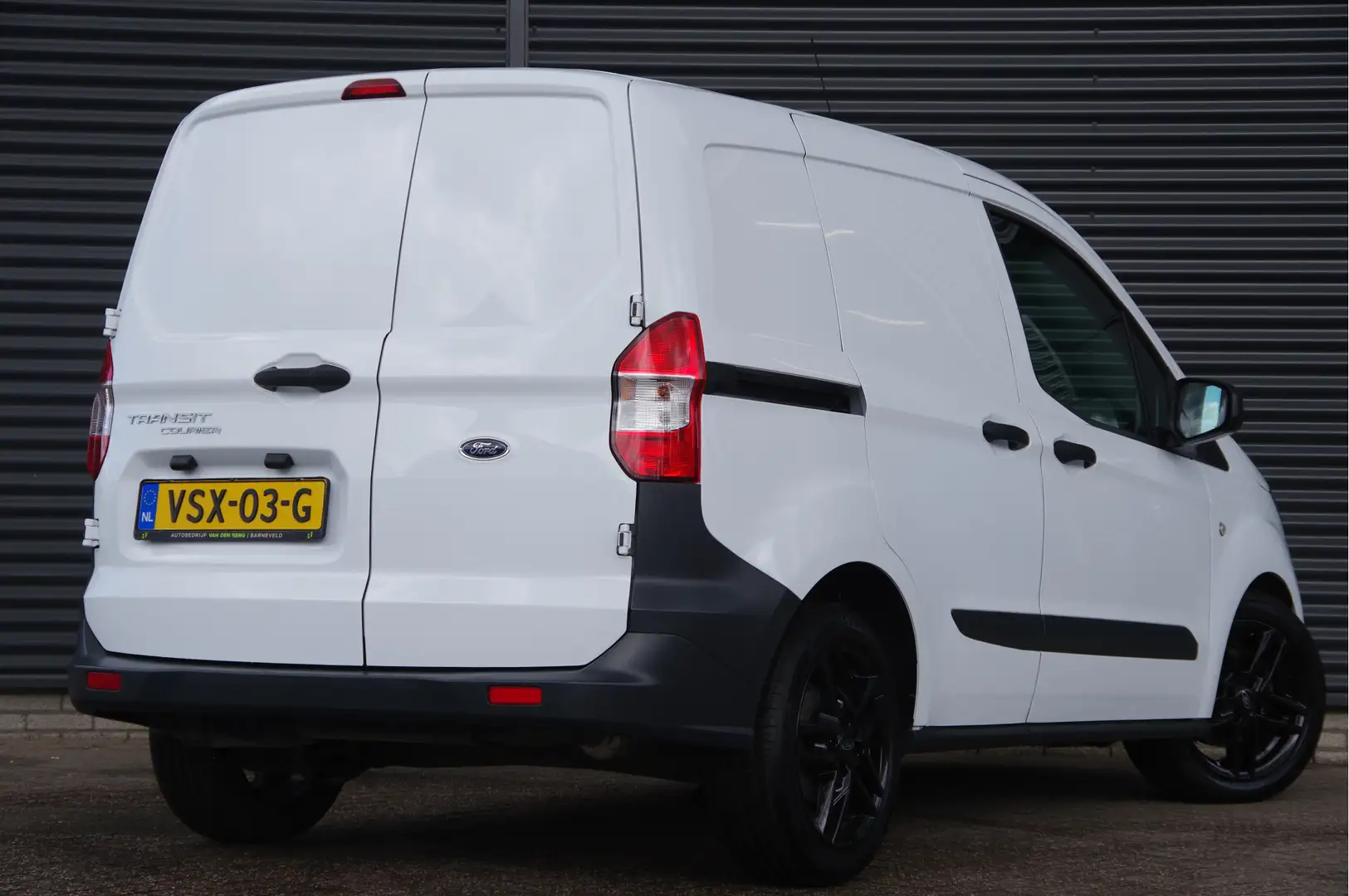 Ford Transit Courier 1.5 TDCI Trend S&S 100PK, AIRCO, DAB+, SCHUIFDEUR, Wit - 2