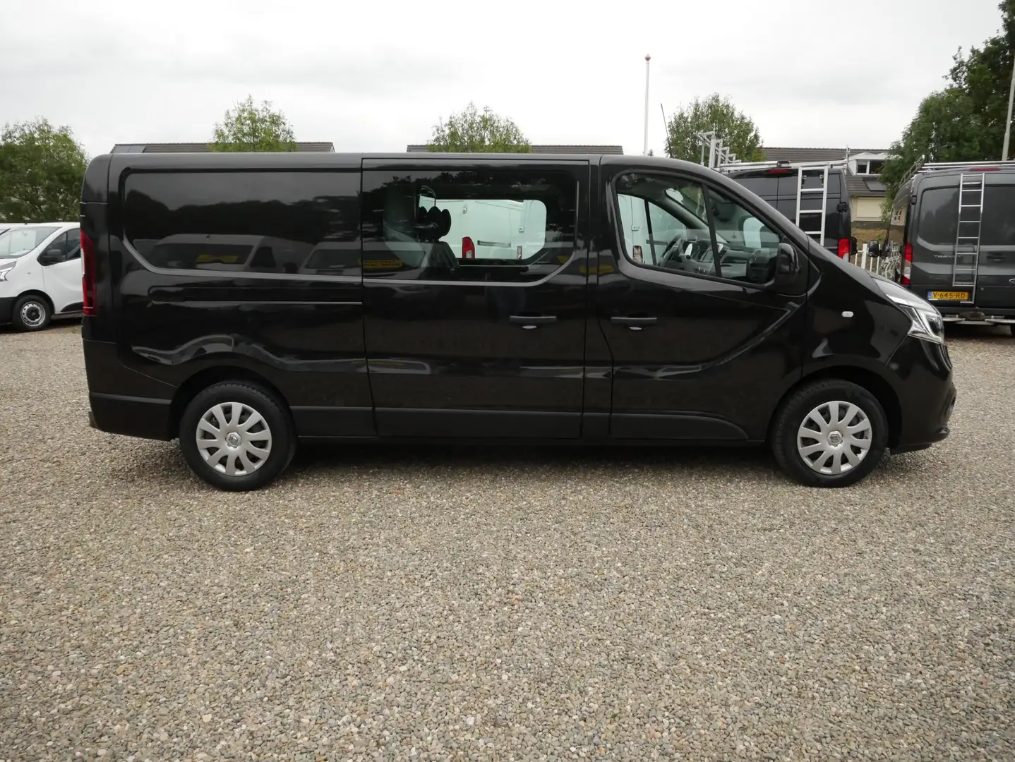 Renault Trafic 2.0 dCi 120PK, L2H1, Dubbel cabine, Airco Zwart - 2