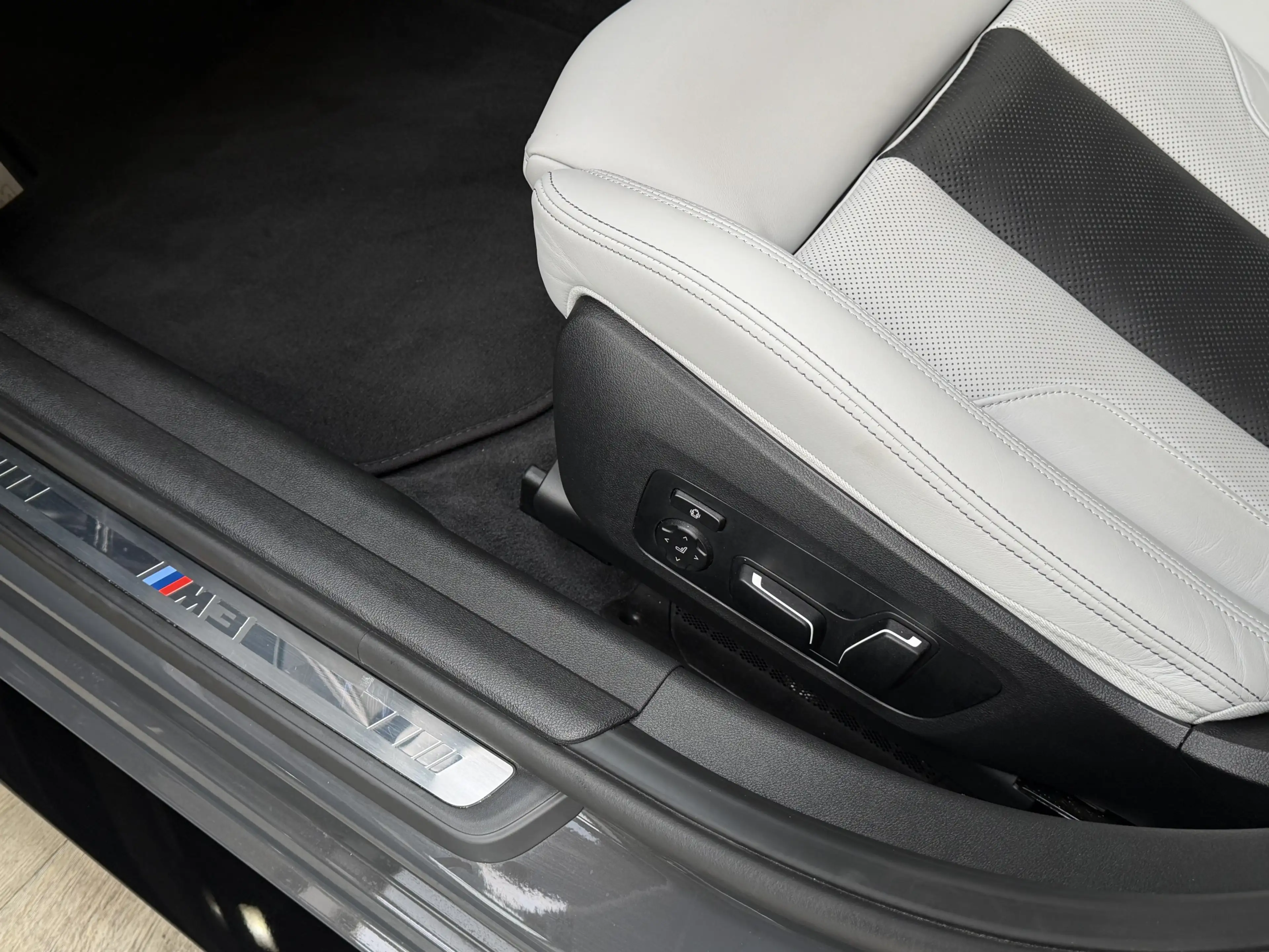 BMW M3 xDrive Competition Sitzlüftung ACC 360° Carbon — photo 13