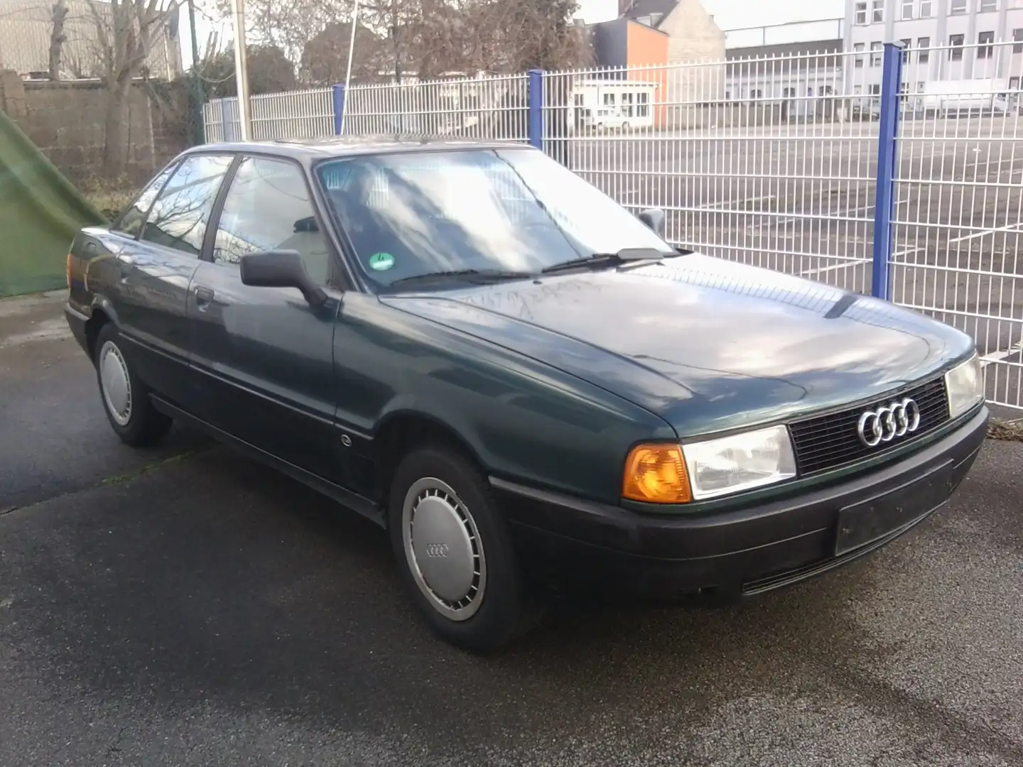Audi 80 Comfort-Edition Verde - 1