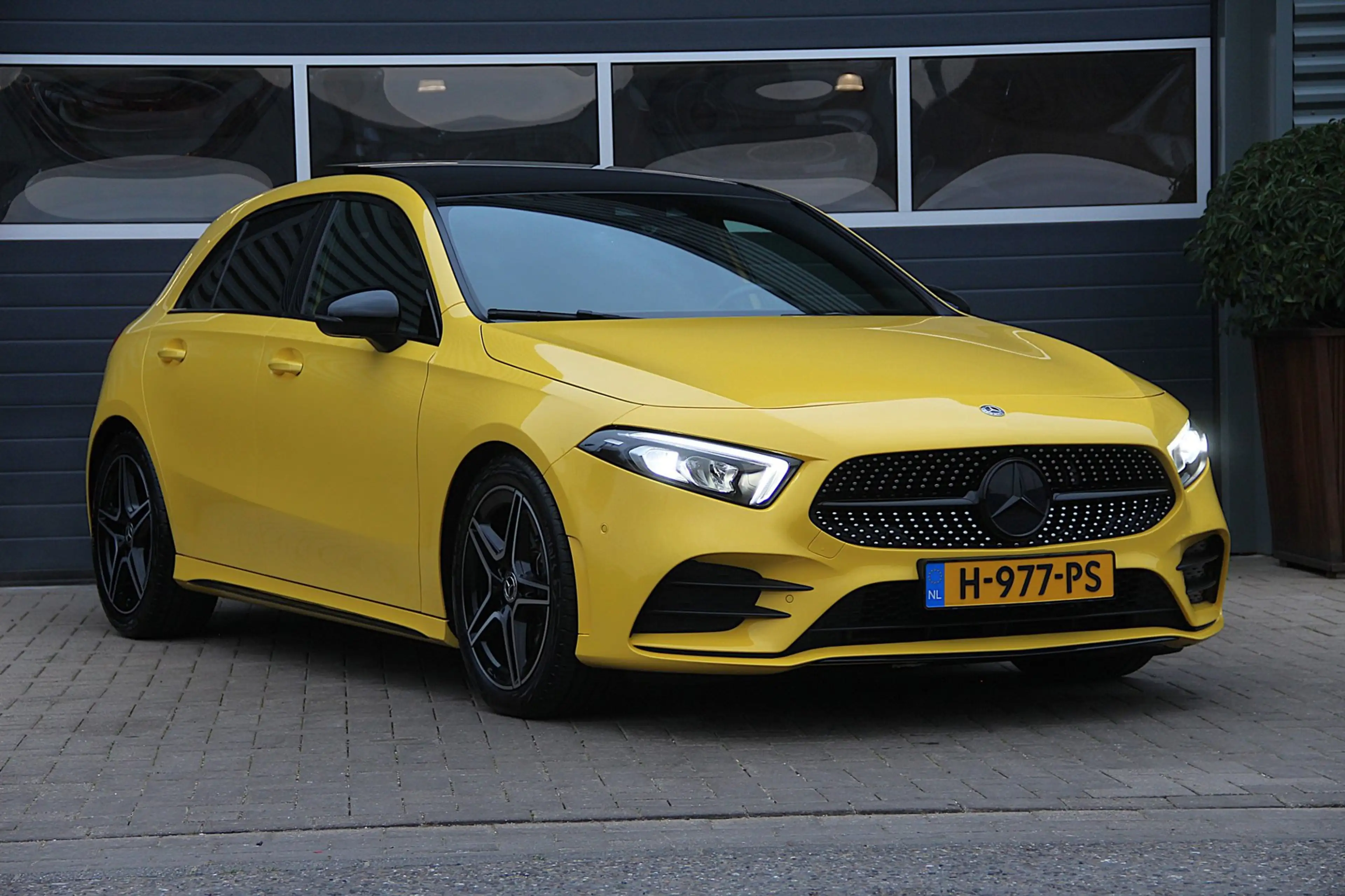 Mercedes-Benz A 180 Business | NL Auto | AMG | Pano-Dak | Camera | ECC — photo 23