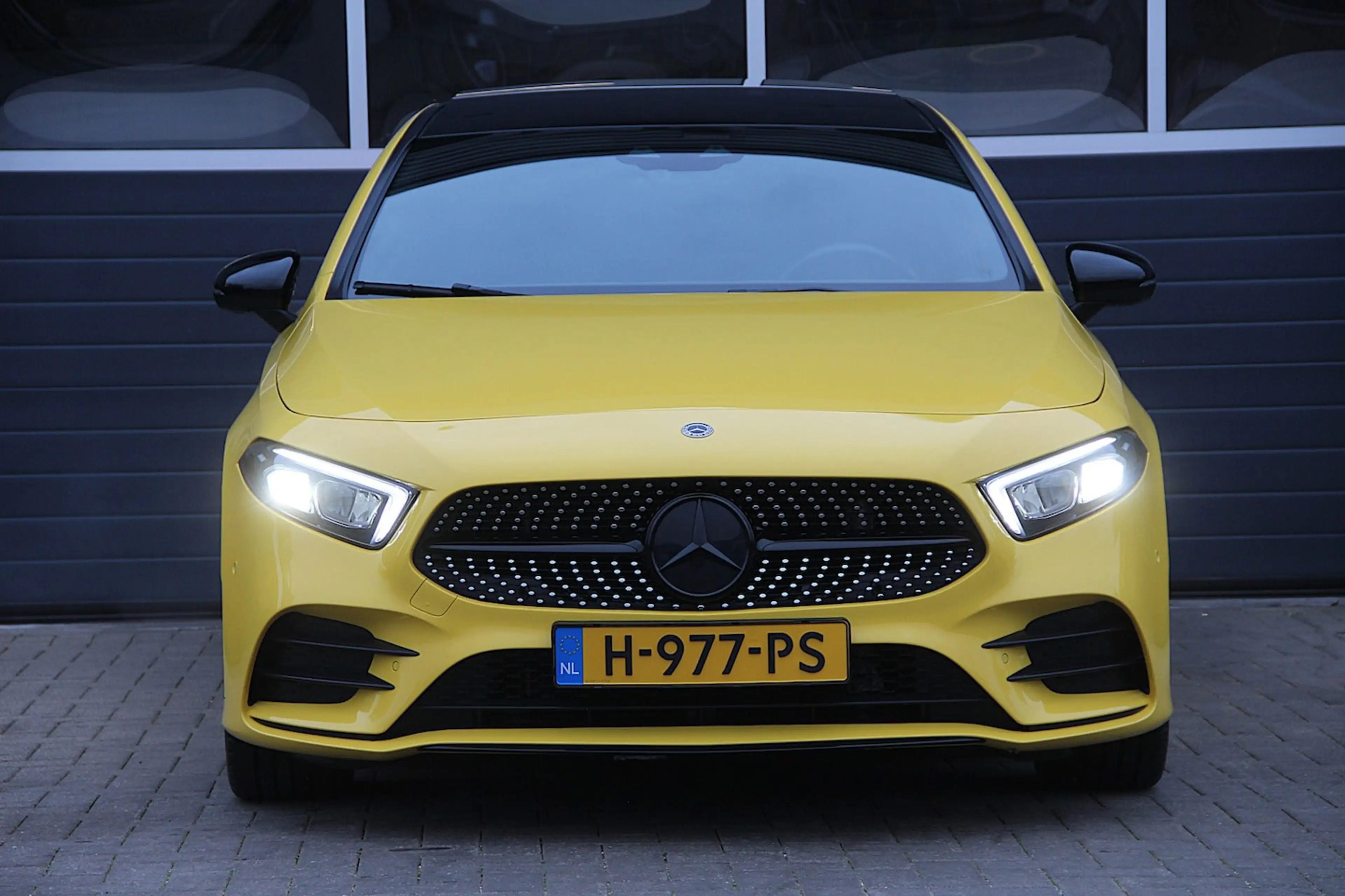 Mercedes-Benz A 180 Business | NL Auto | AMG | Pano-Dak | Camera | ECC — photo 4