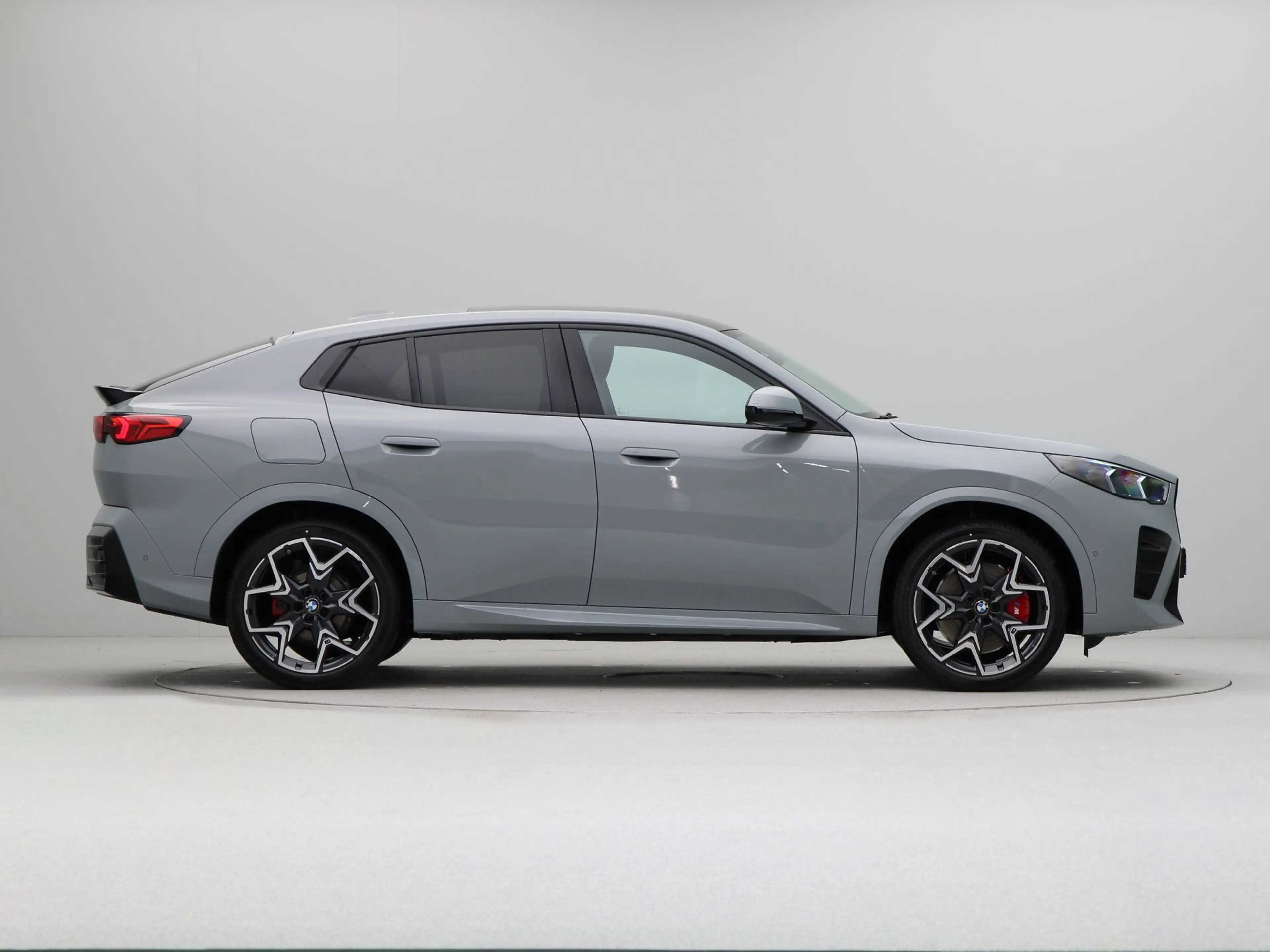 BMW iX2 eDrive20 67 kWh M Sport Edition — photo 7