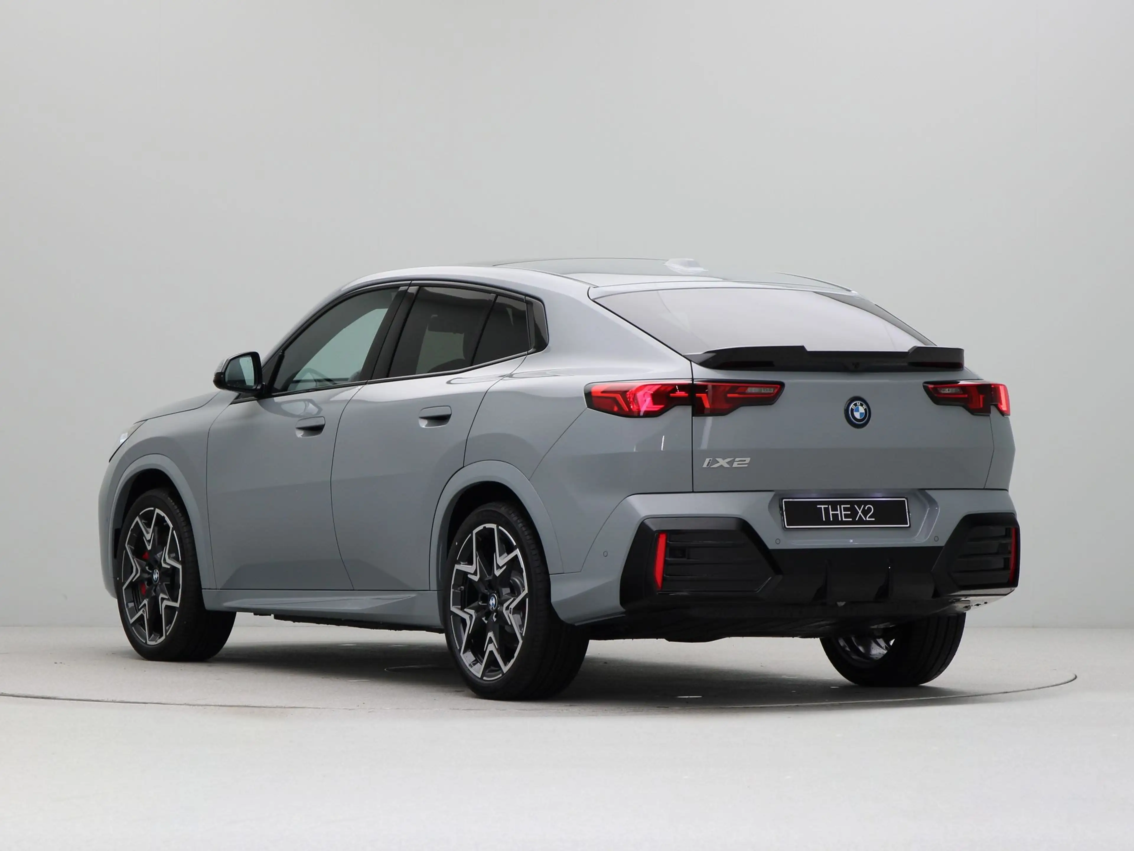 BMW iX2 eDrive20 67 kWh M Sport Edition — photo 10