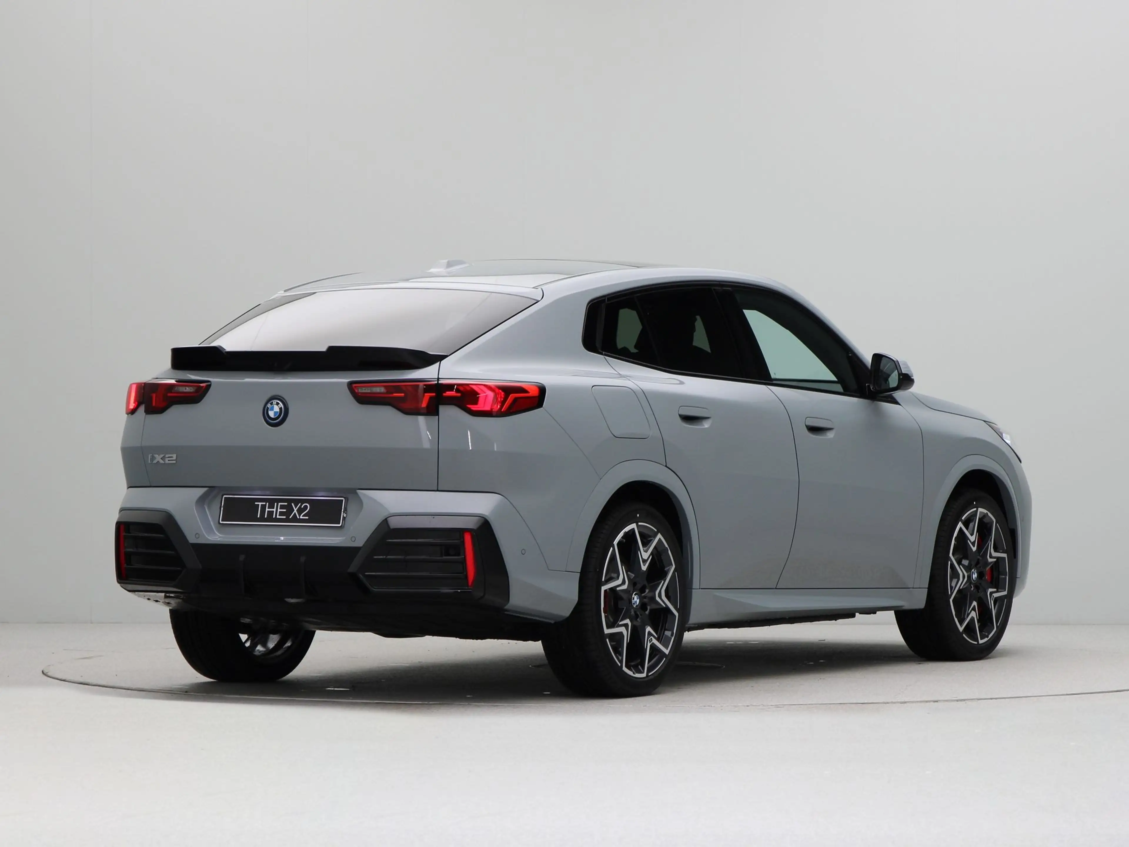 BMW iX2 eDrive20 67 kWh M Sport Edition — photo 8