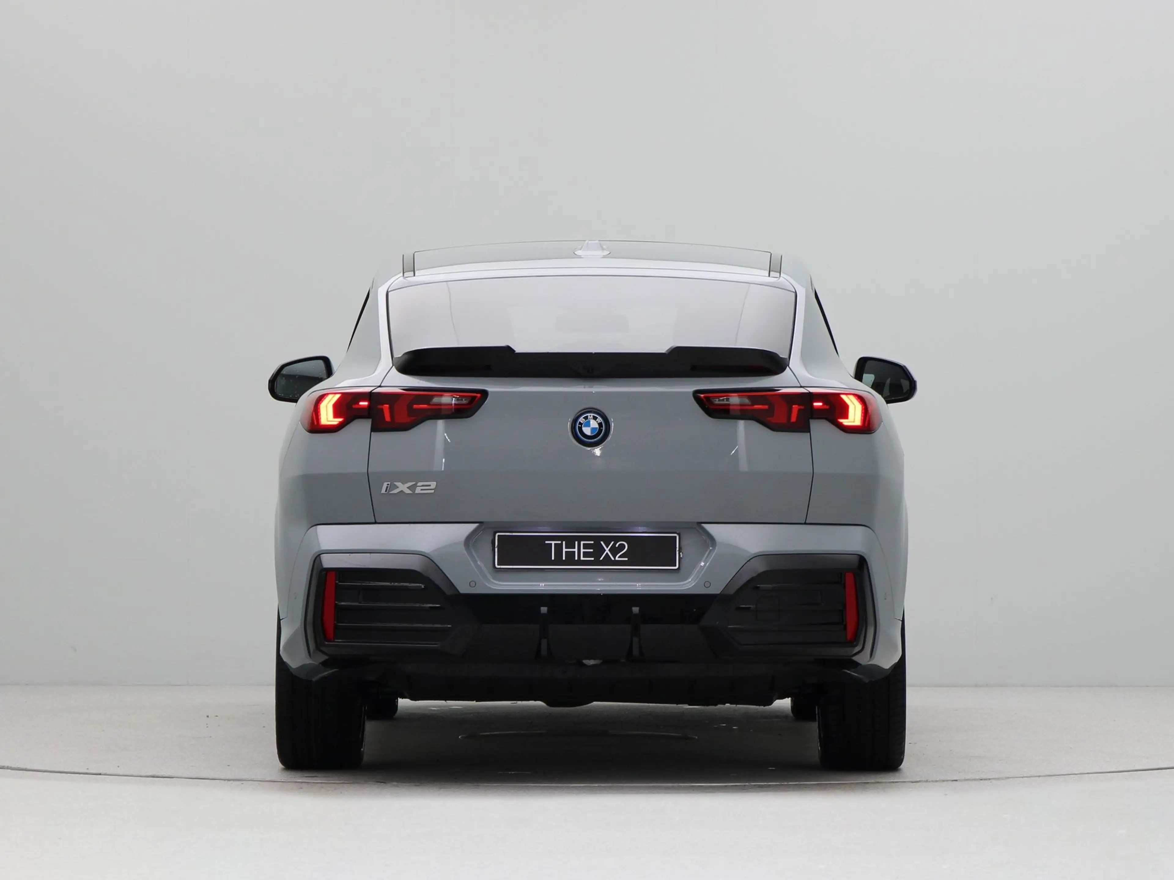 BMW iX2 eDrive20 67 kWh M Sport Edition — photo 9
