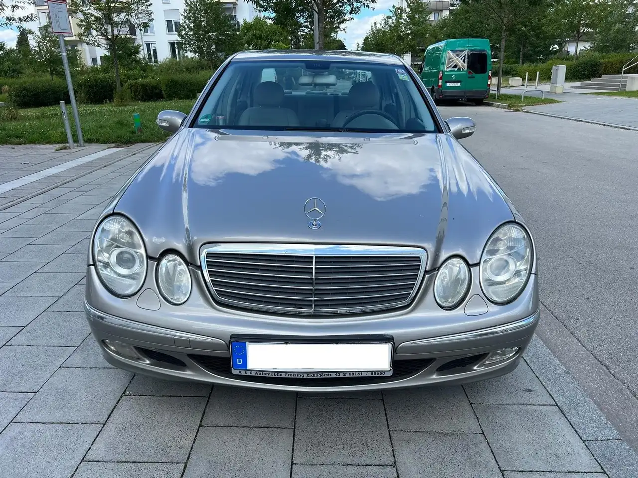 Mercedes-Benz E 220