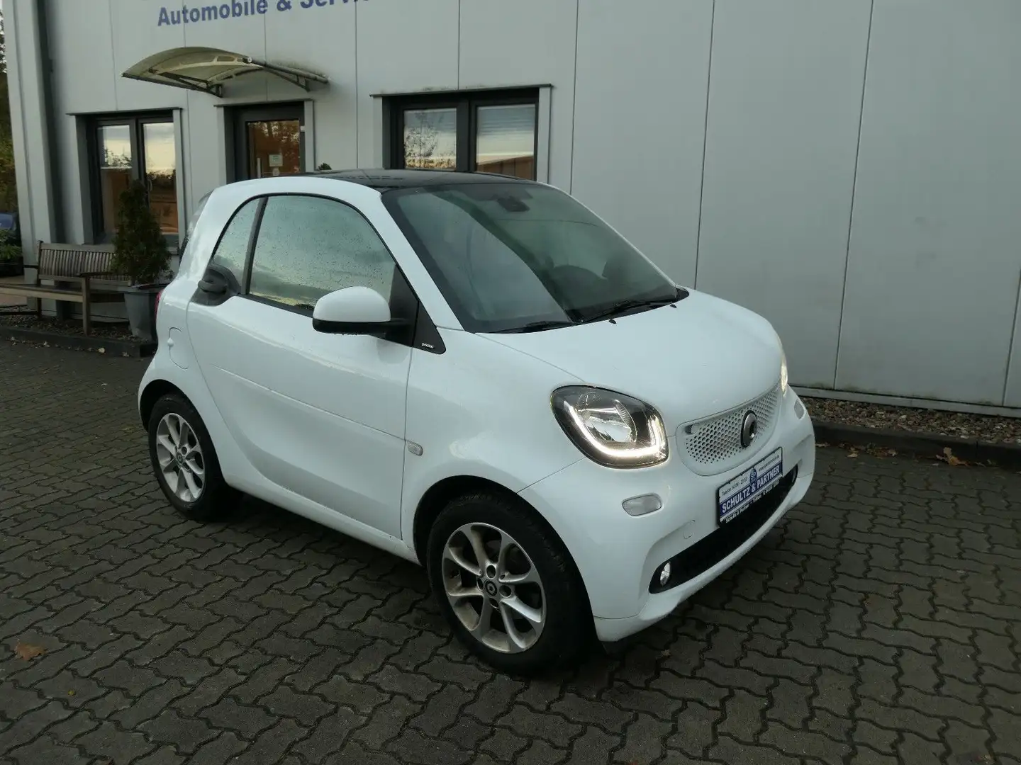 smart forTwo // 2.Hd., Scheckh., Pano, Sitzh., Allw. Blanc - 2