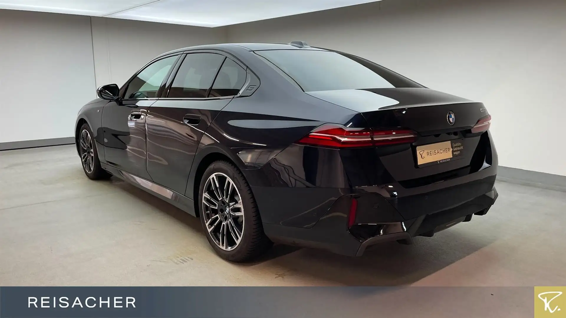 BMW 520 d A M-Sport DA+ StdHzg el.KlimaKomfSitze+Mem Schwarz - 2