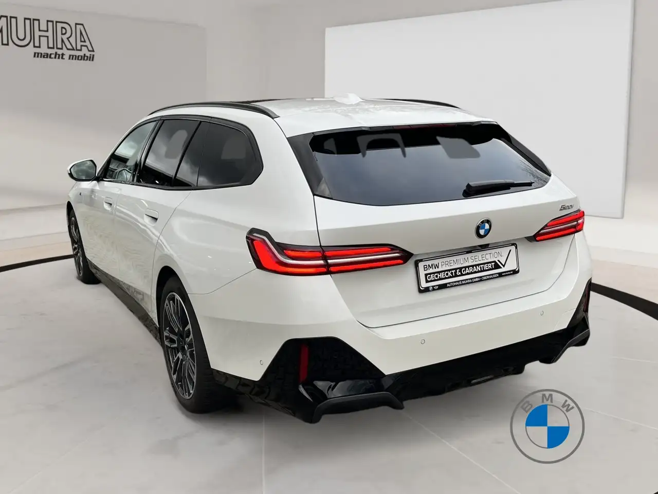 BMW 520 i Touring M Sport AHK Pano Memory Standhzg. H&K 4