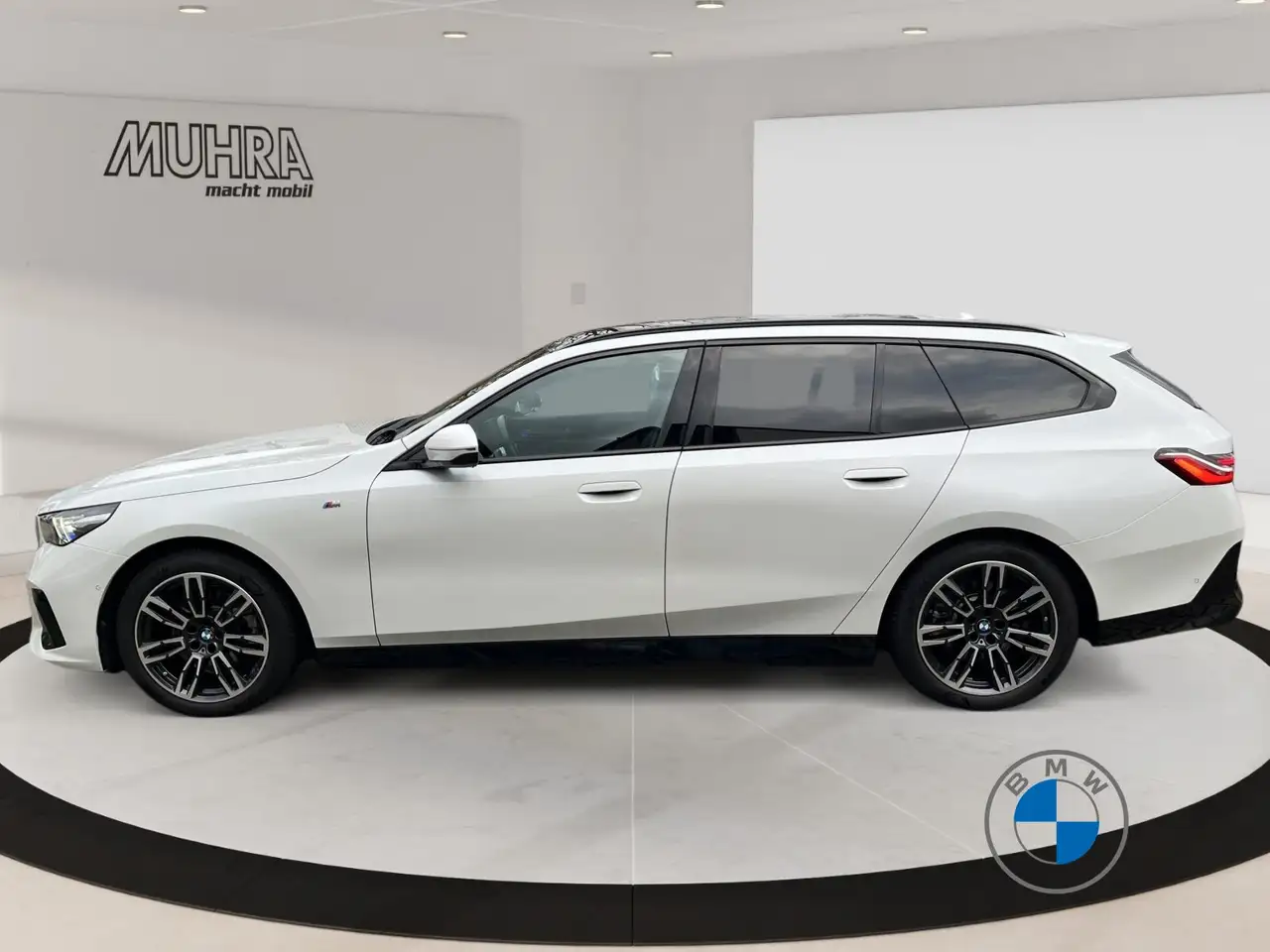BMW 520 i Touring M Sport AHK Pano Memory Standhzg. H&K 3