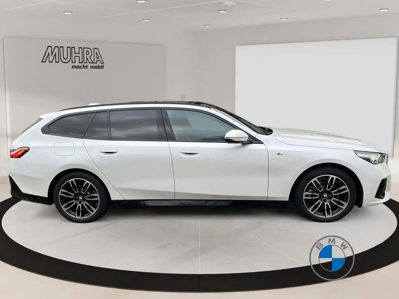 BMW 520 i Touring M Sport AHK Pano Memory Standhzg. H&K 6
