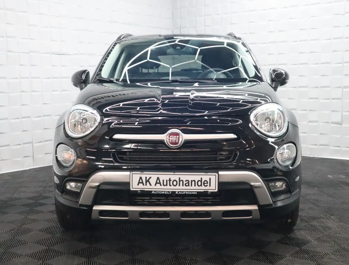 Fiat 500X Cross Plus Allrad Automatik Navi PDC Schwarz - 2