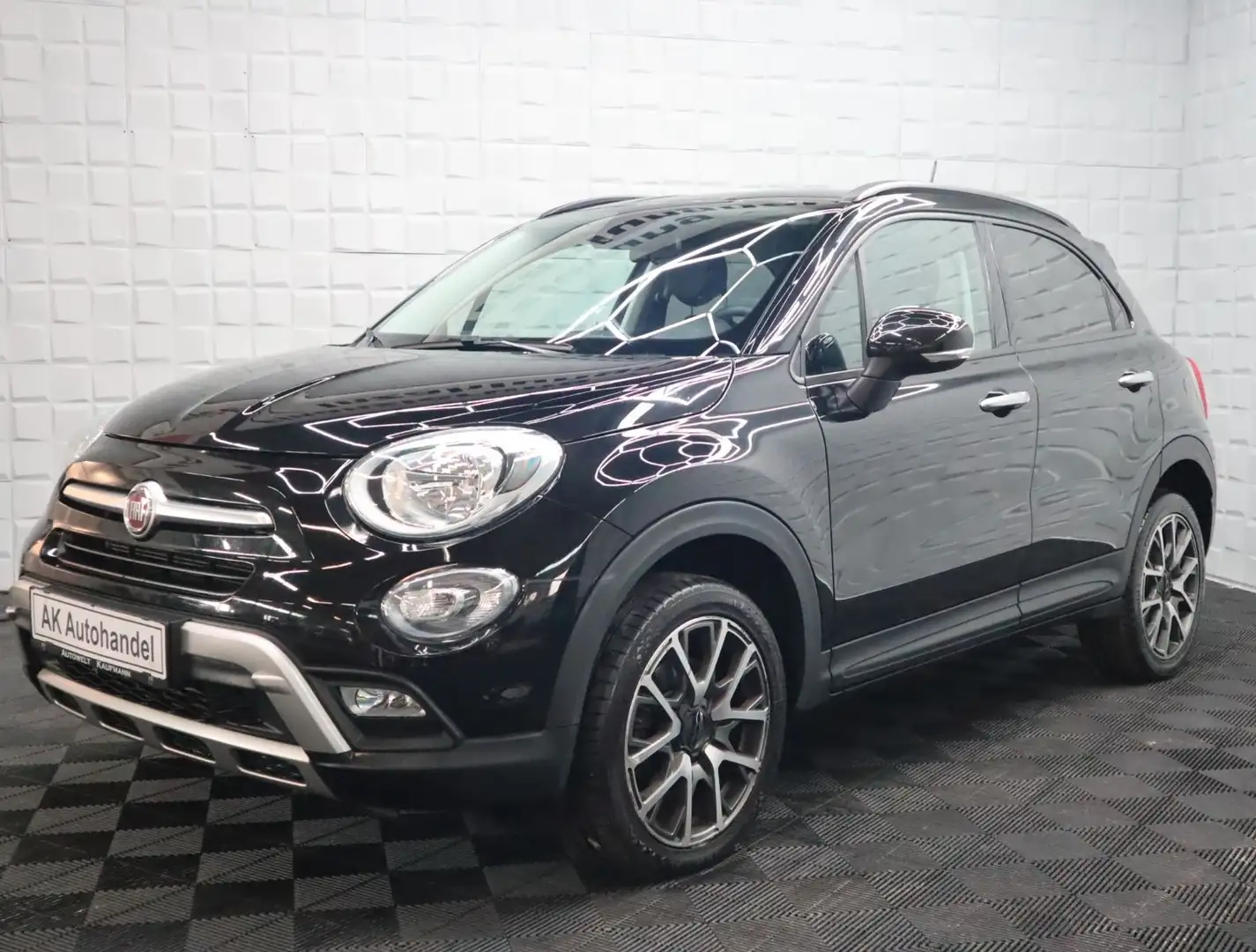 Fiat 500X Cross Plus Allrad Automatik Navi PDC Schwarz - 1