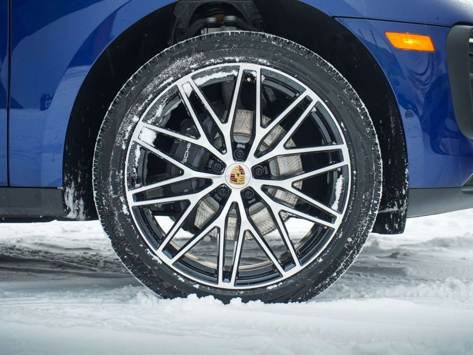 2026 Porsche Macan — photo 1
