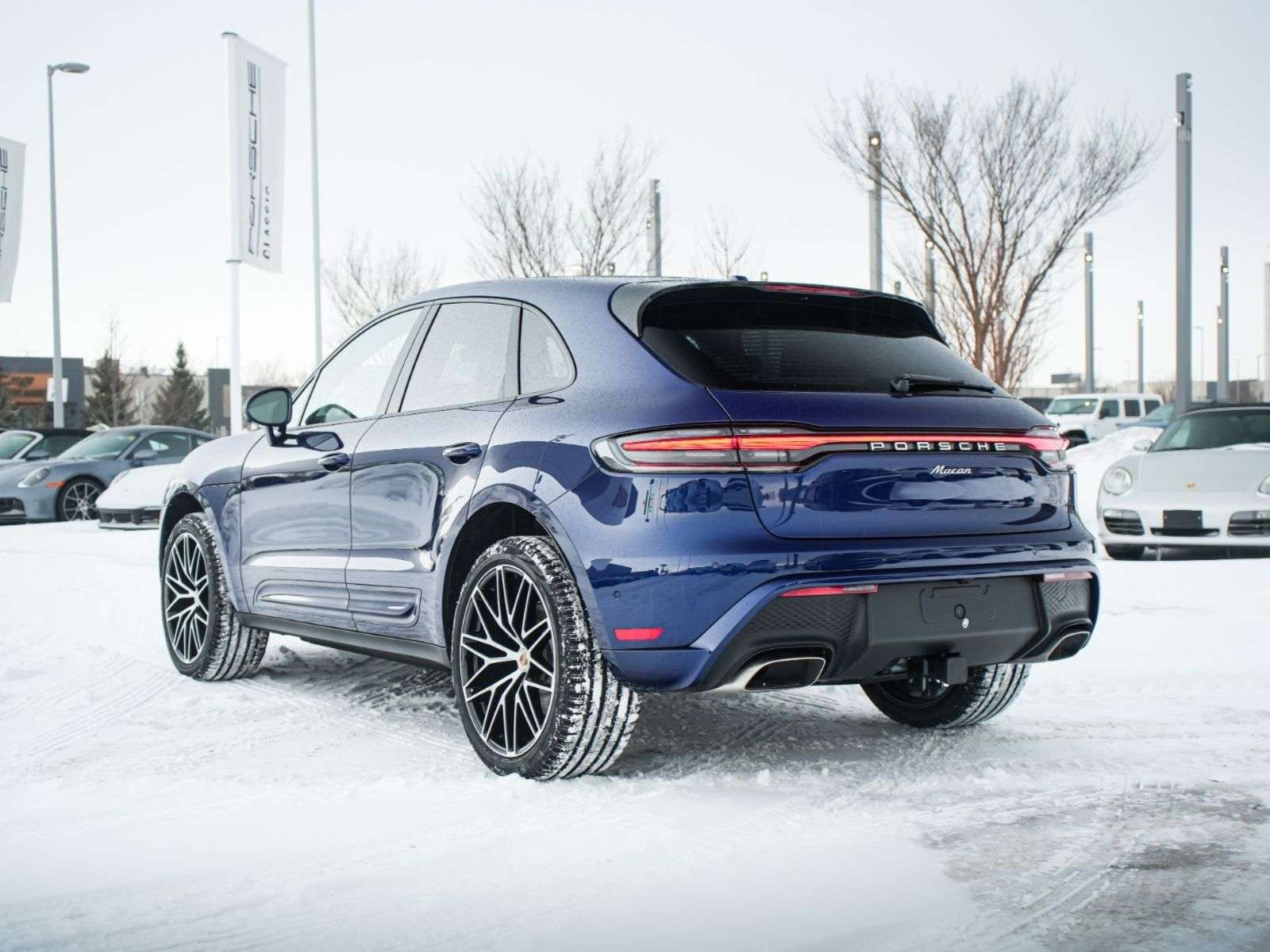 2026 Porsche Macan — photo 1