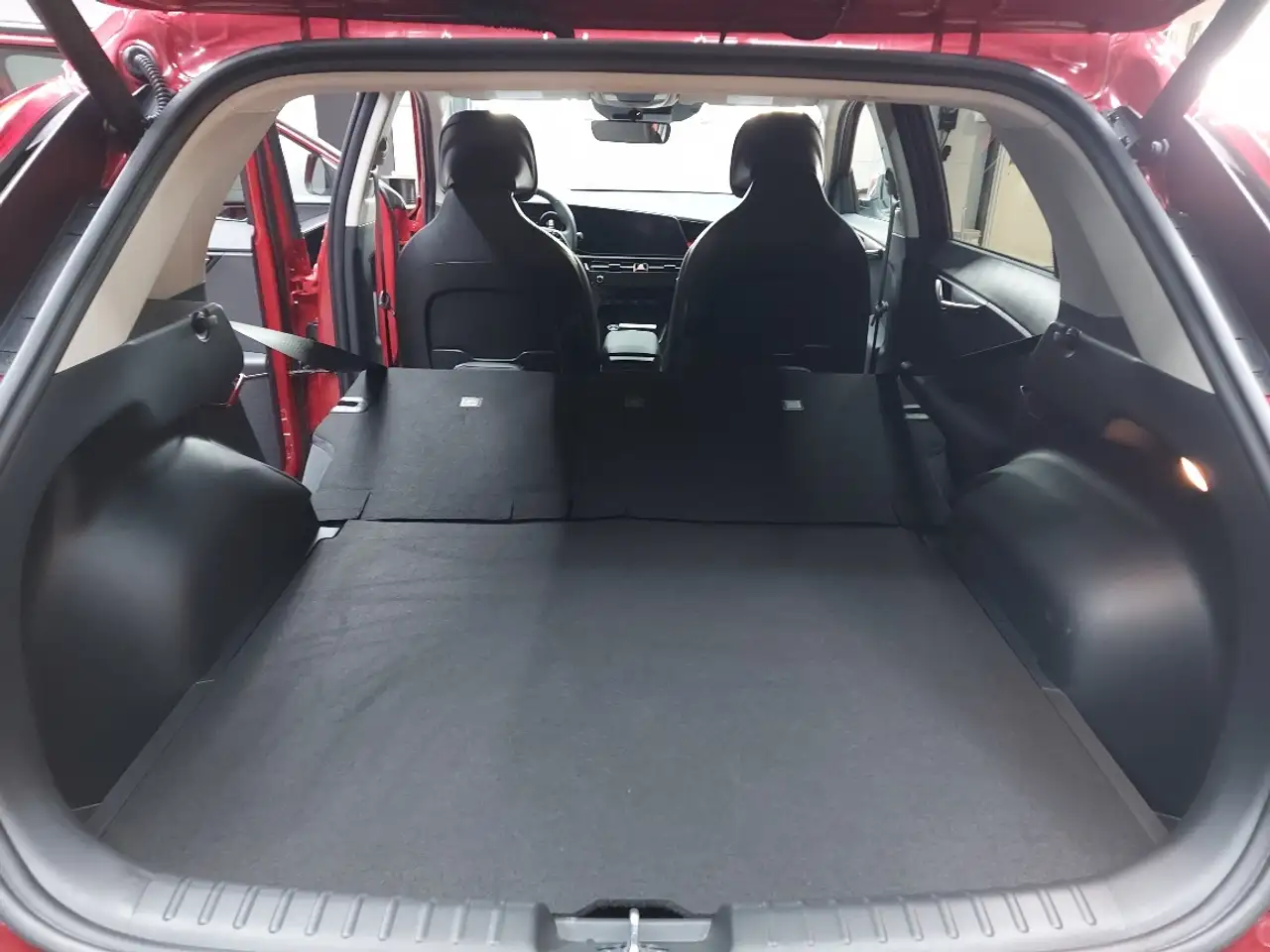 Kia Niro снимка Kia Niro