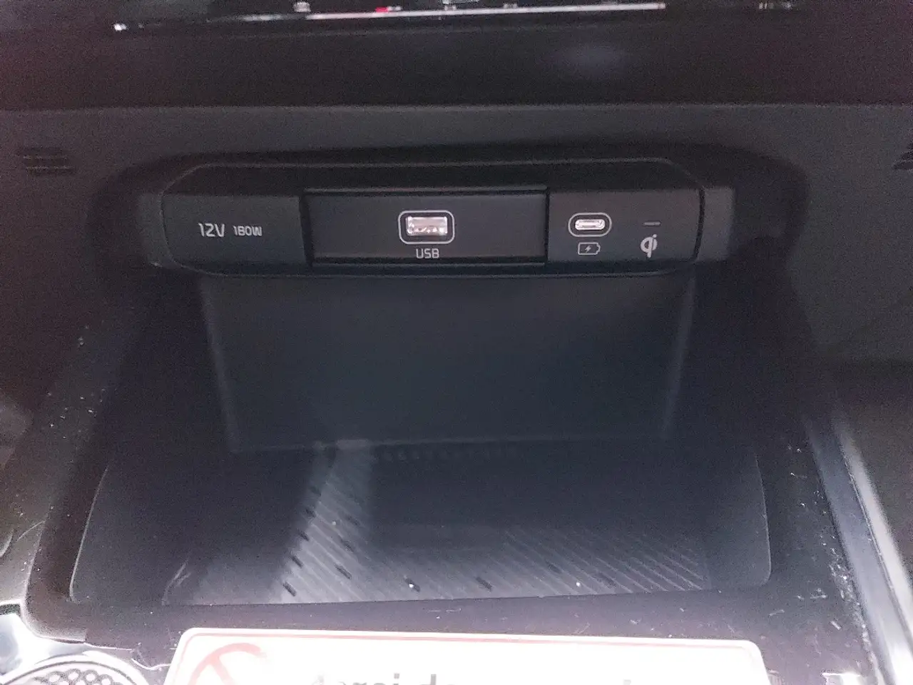 Kia Niro снимка Kia Niro