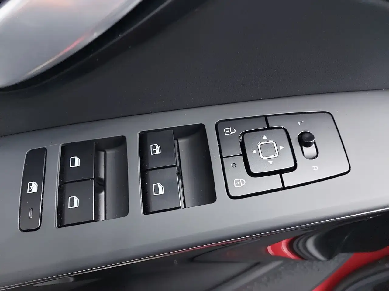 Kia Niro снимка Kia Niro