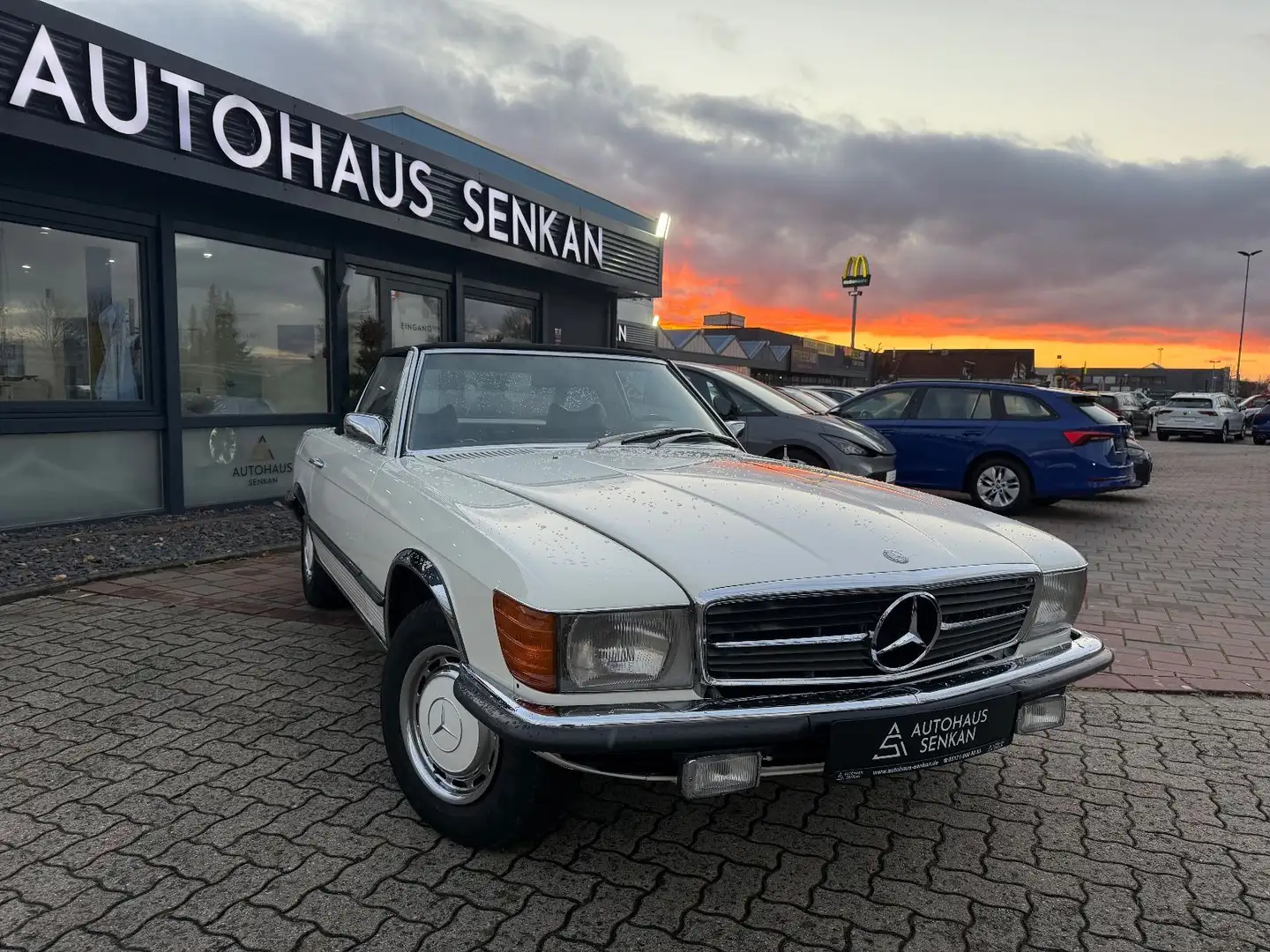 Mercedes-Benz 350 SL R107 deutsches Fahrzeug Oldtimer Weiß - 1
