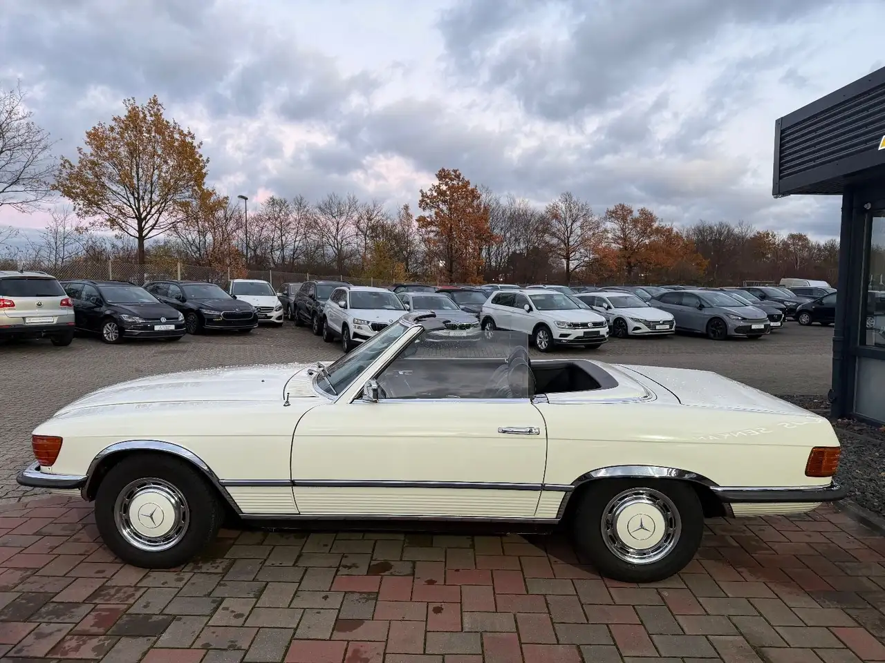 Mercedes-Benz 350 SL R107 deutsches Fahrzeug Oldtimer, foto 4