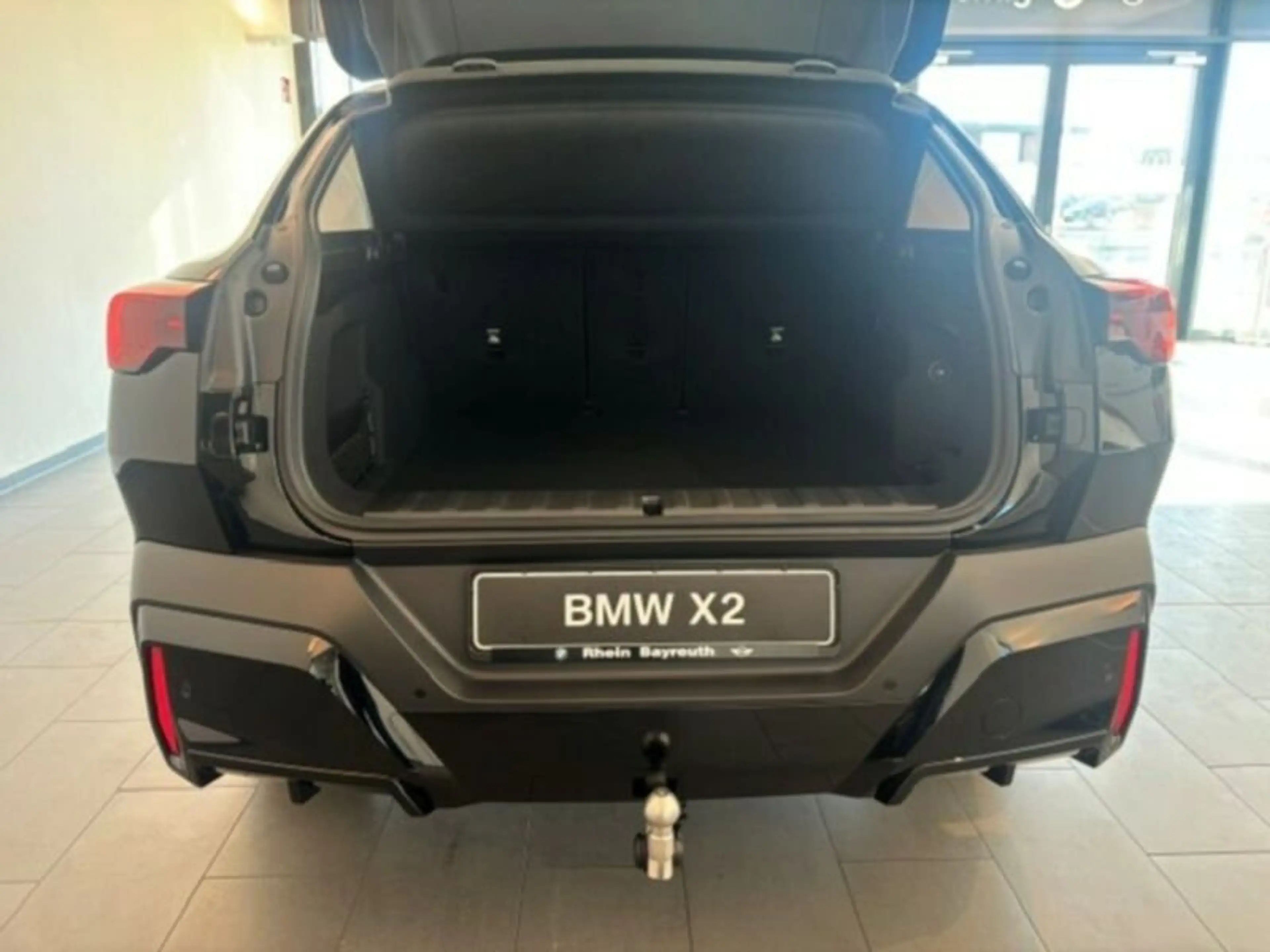 BMW iX2 eDrive20 — photo 9