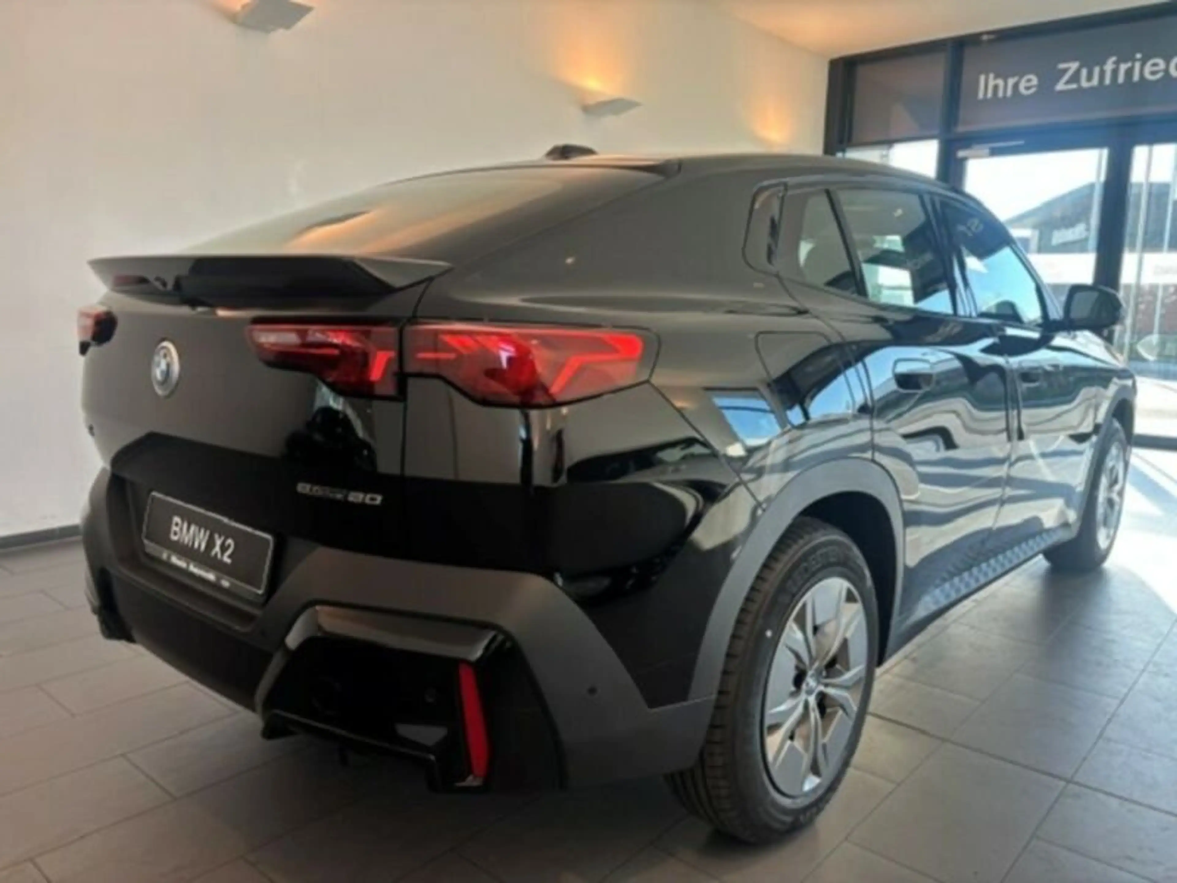 BMW iX2 eDrive20 — photo 6