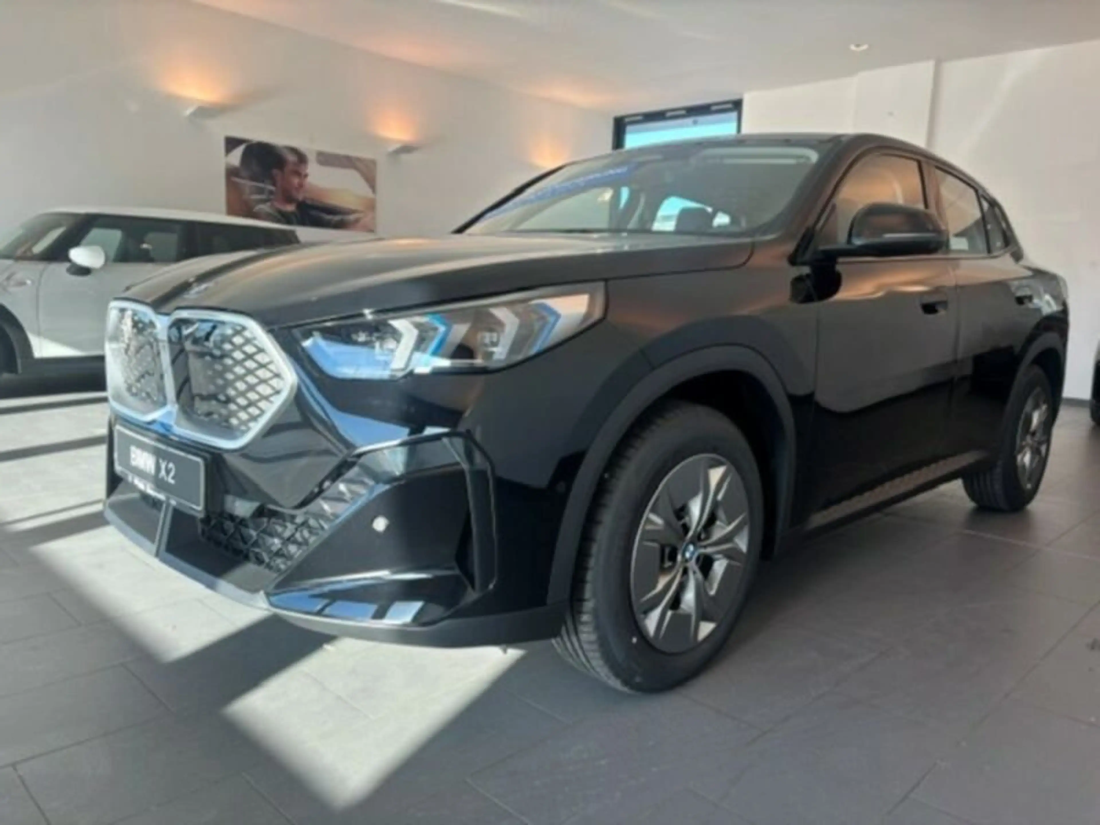 BMW iX2 eDrive20 — photo 2