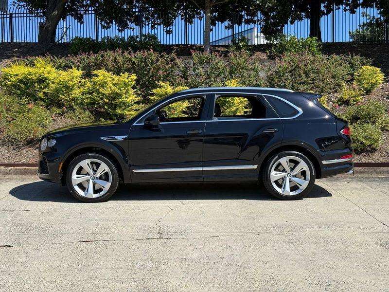 2024 Bentley Bentayga V8 — снимка 1
