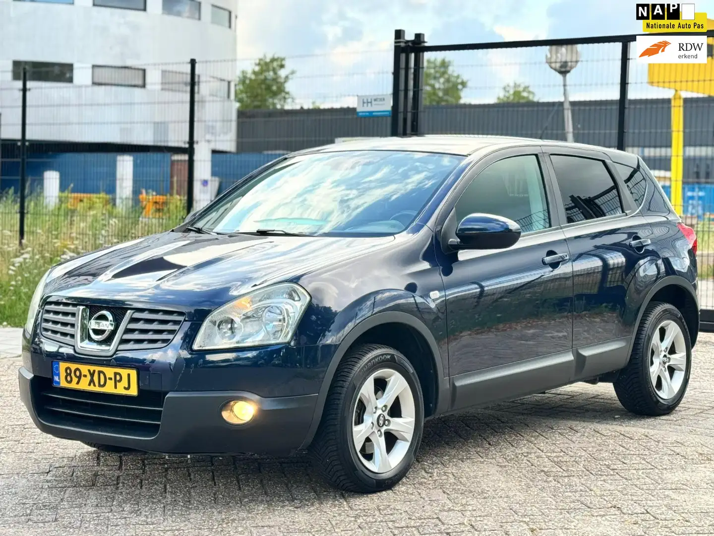 Nissan Qashqai 2.0 Tekna Pack Blauw - 1