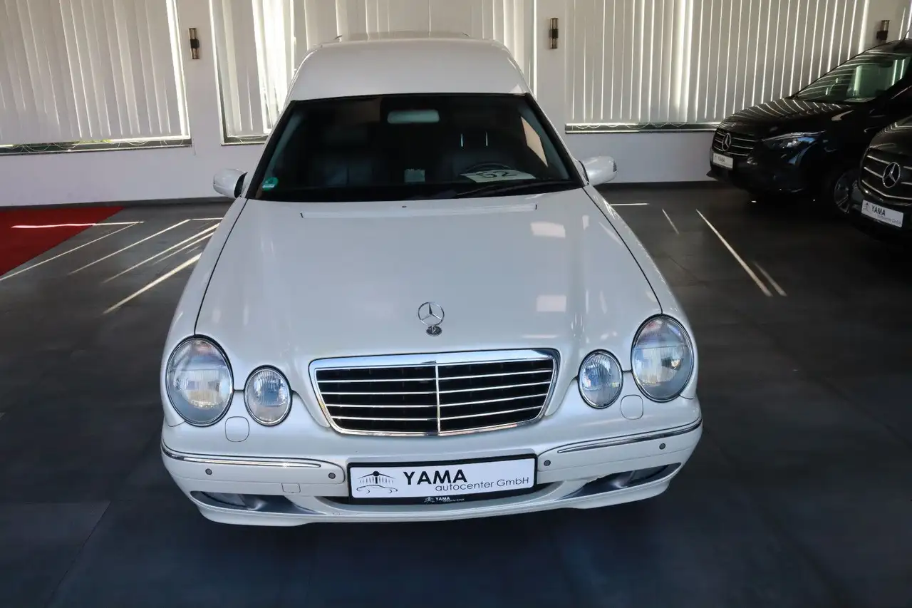 Mercedes-Benz E 270 Debesta Bestattungswagen / Leichenwagen, foto 2