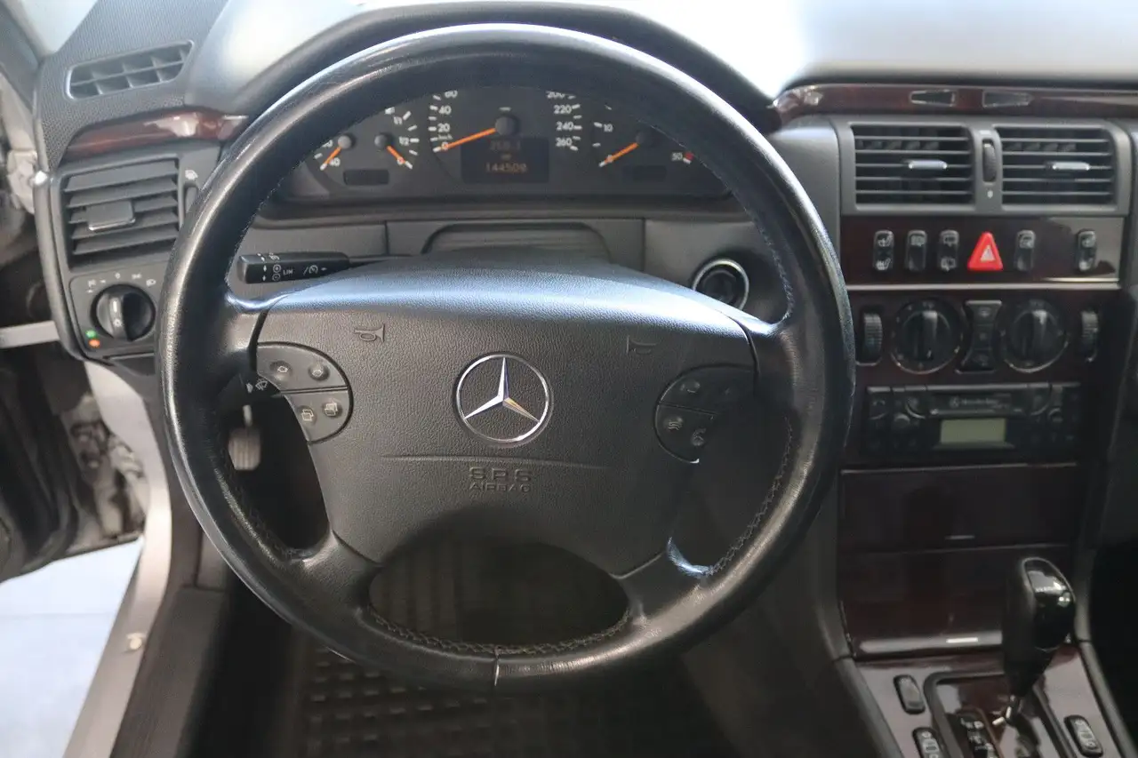 Mercedes-Benz E 270 Debesta Bestattungswagen / Leichenwagen, foto 8