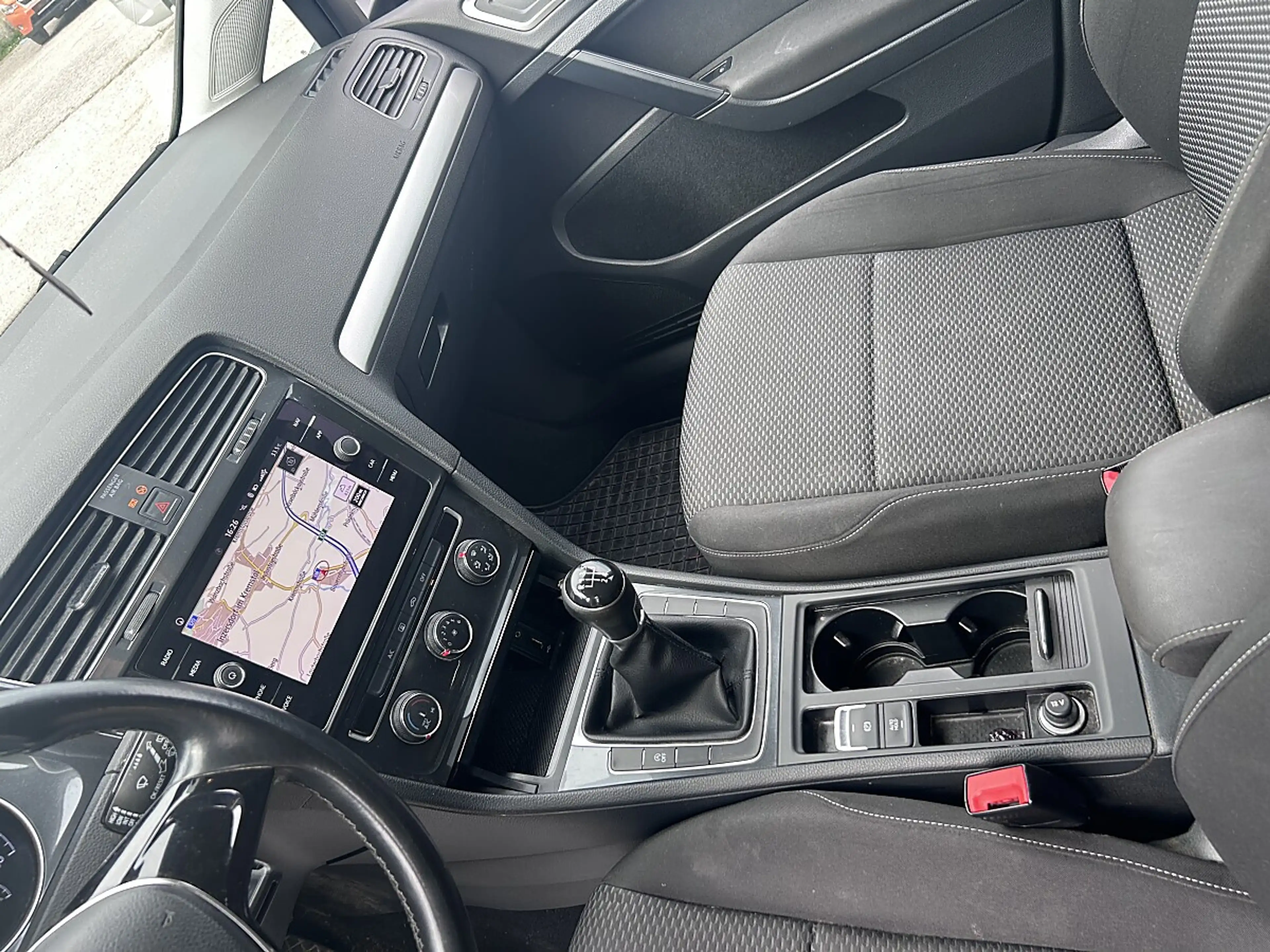 Volkswagen Golf R abbit 1,6 TDI — photo 11