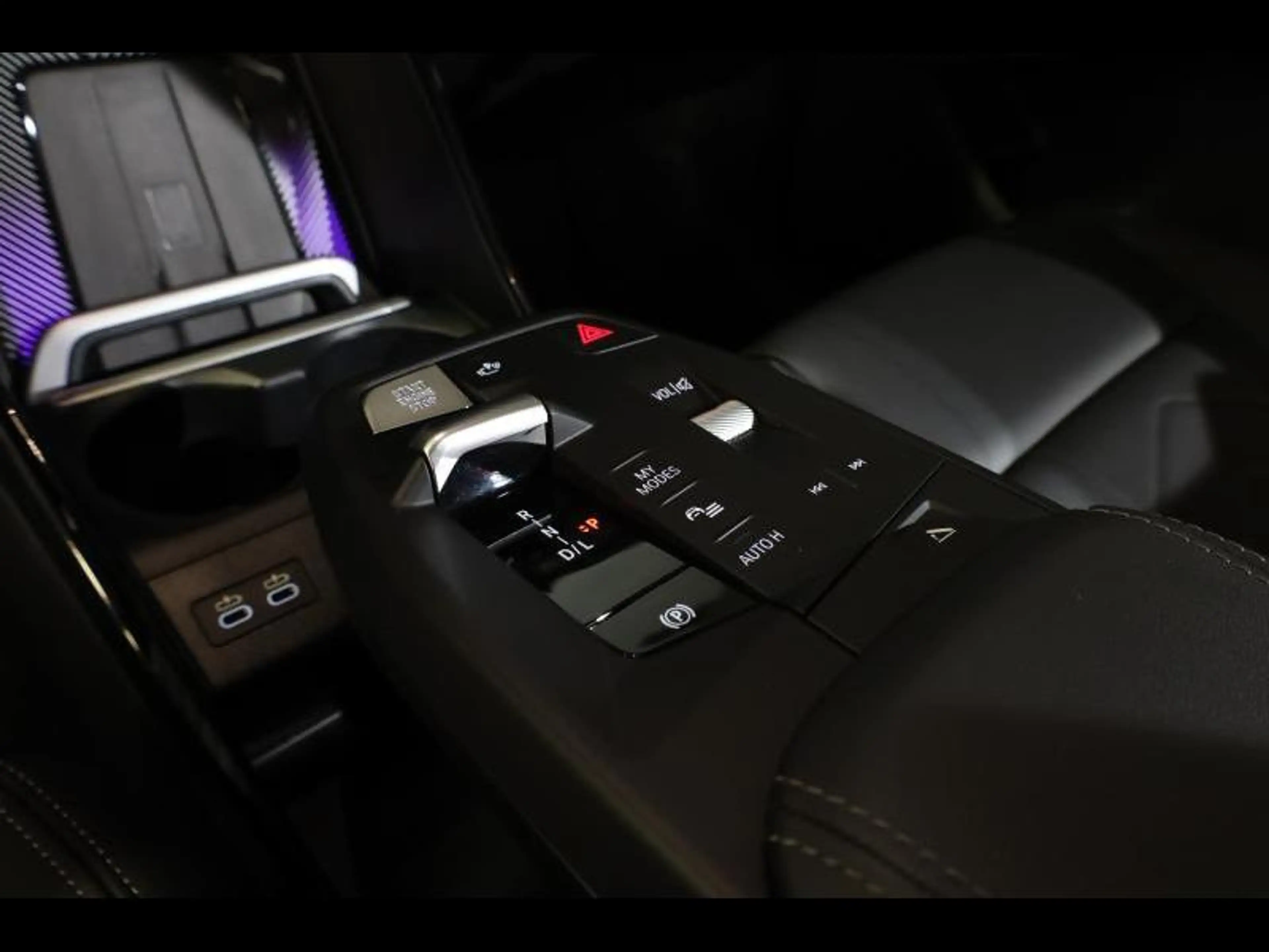 BMW 216 i Active Tourer — photo 12