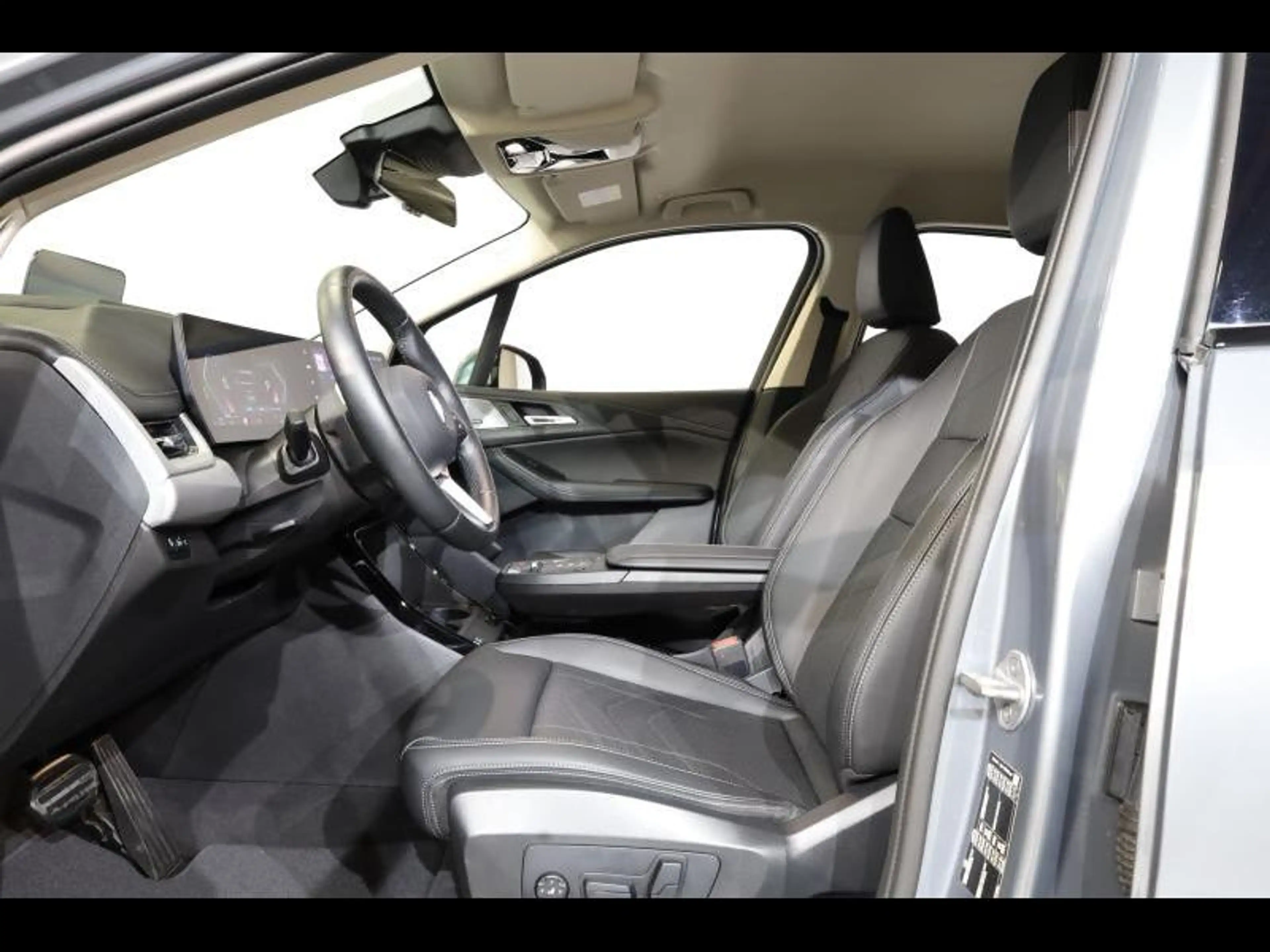 BMW 216 i Active Tourer — photo 9