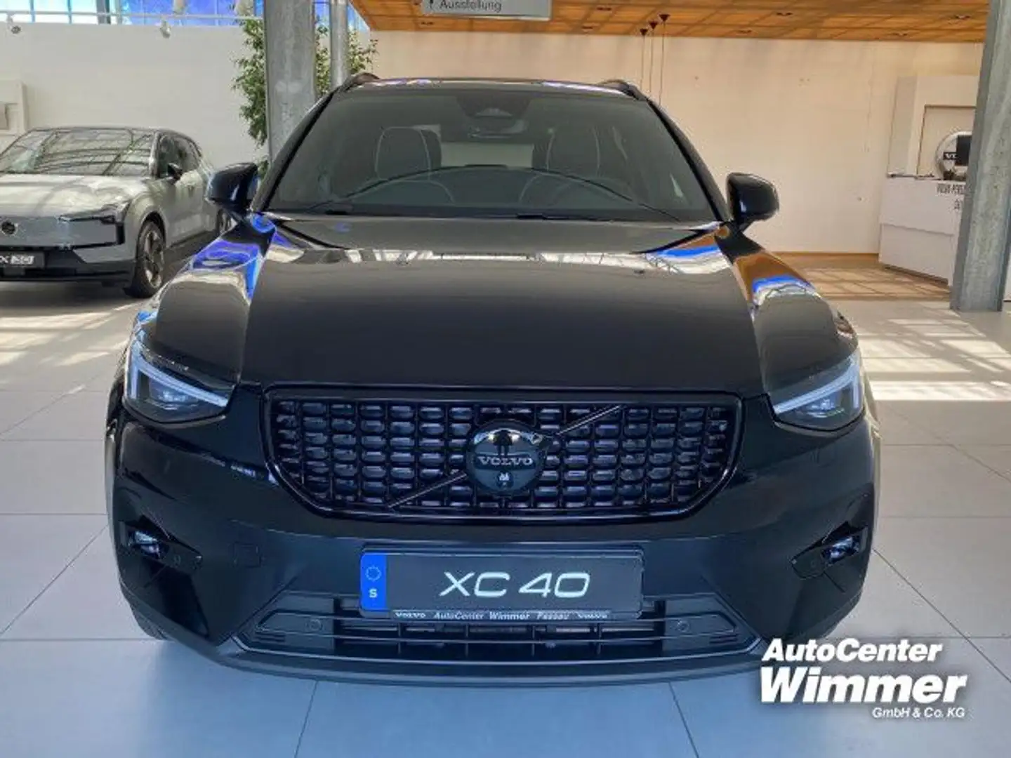 Volvo XC40 Black Edtion Ultra Pano+Winterpaket+Lichtpake Noir - 2