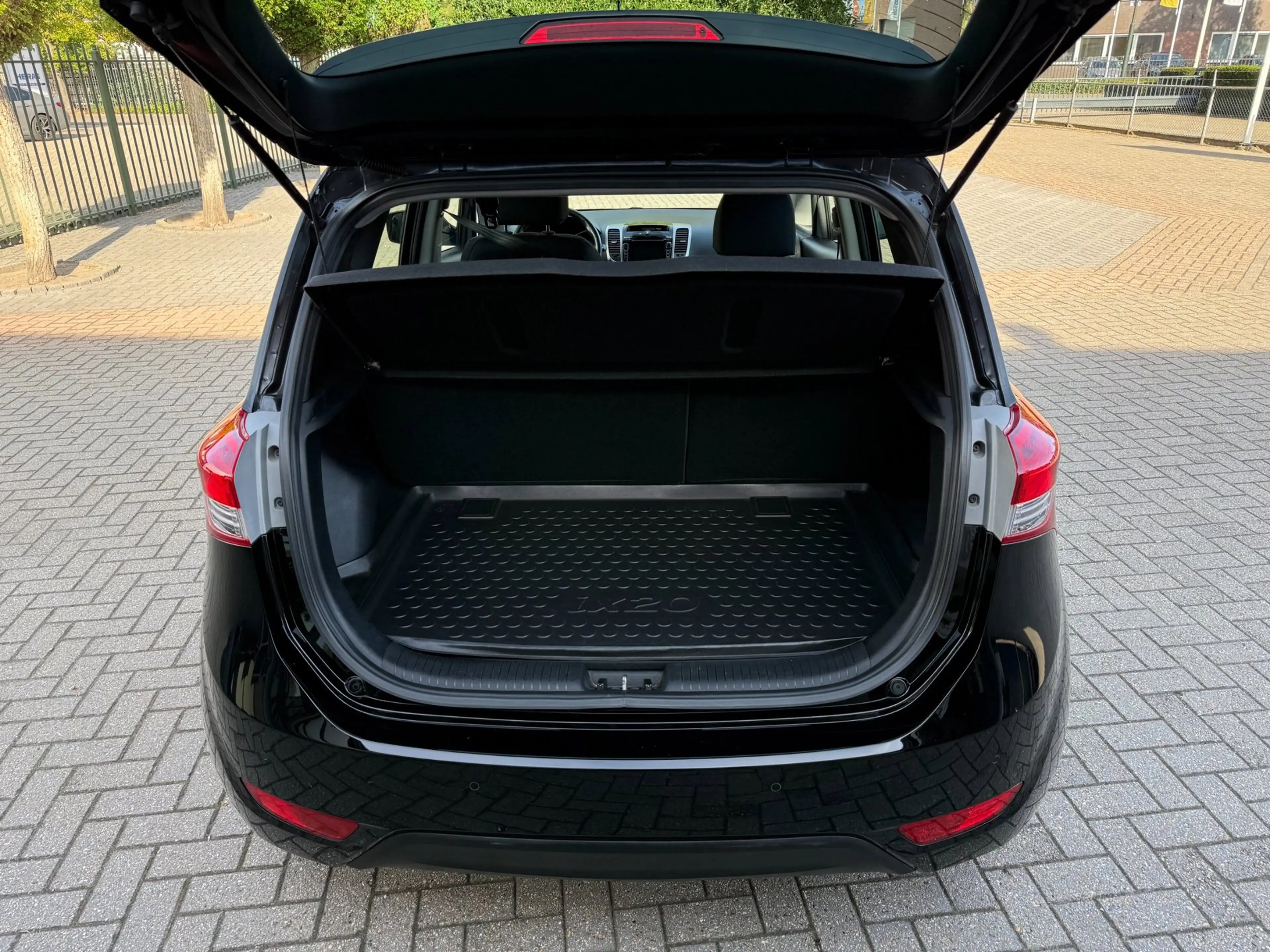 Hyundai iX20 1.4, Clima, Cruise Control, Navigatie, Achteruitri — photo 6