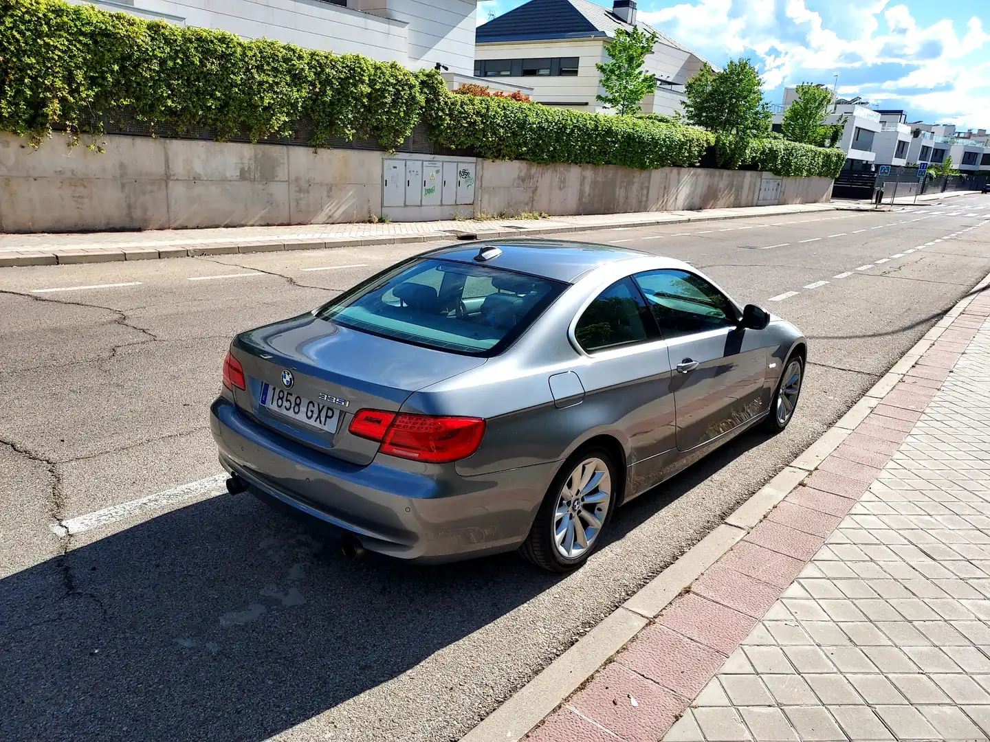 BMW 335 335iA Coupé xDrive Gri - 2