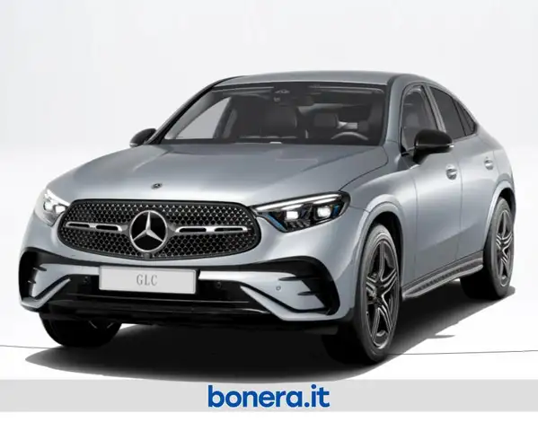 Mercedes-Benz 220 main image