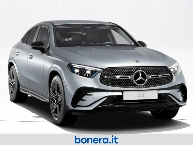 Mercedes-Benz 220 view 2