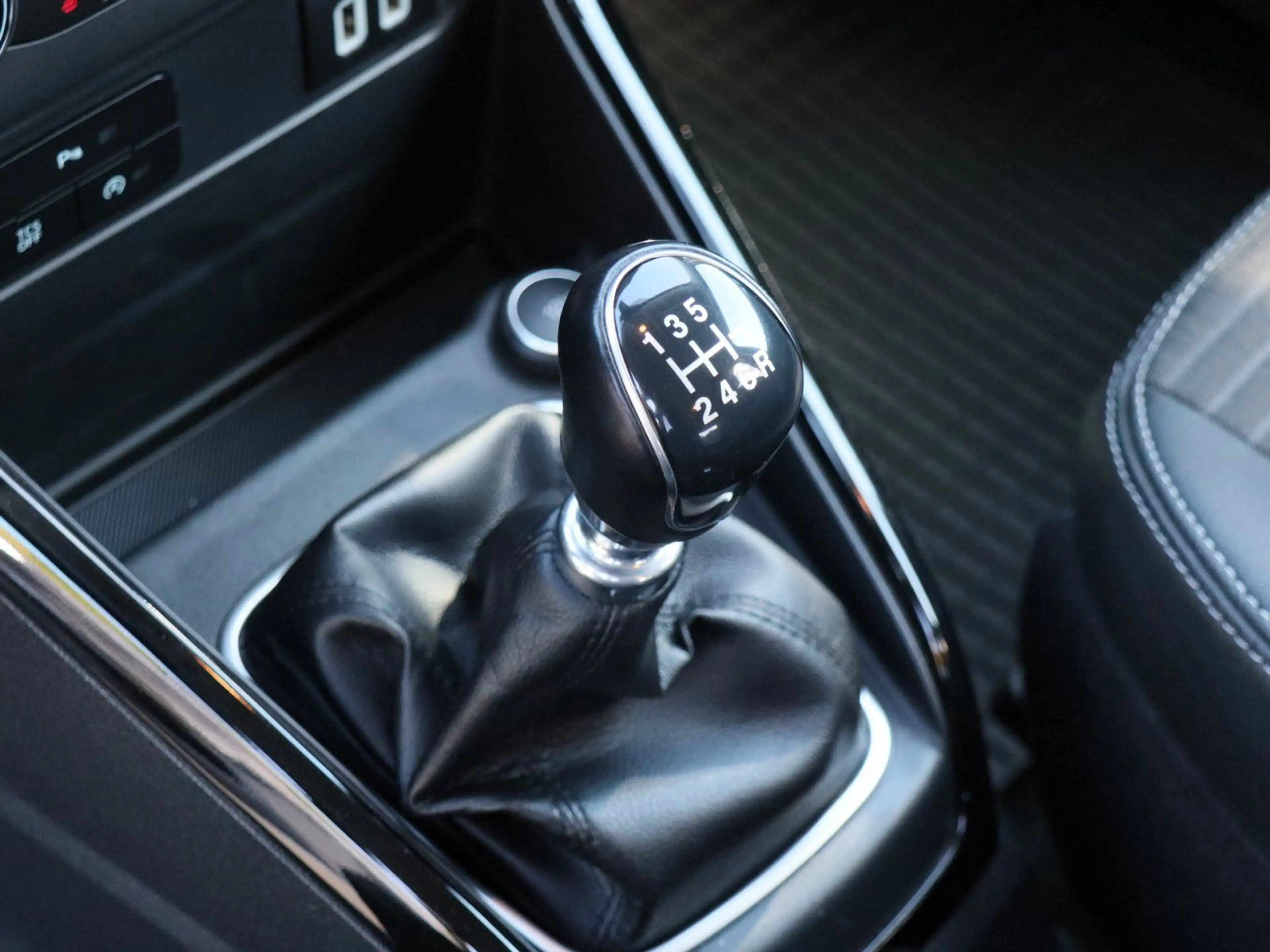 Ford EcoSport 1.0 ecoBoost Titanium AHK Navi Teillede — photo 10