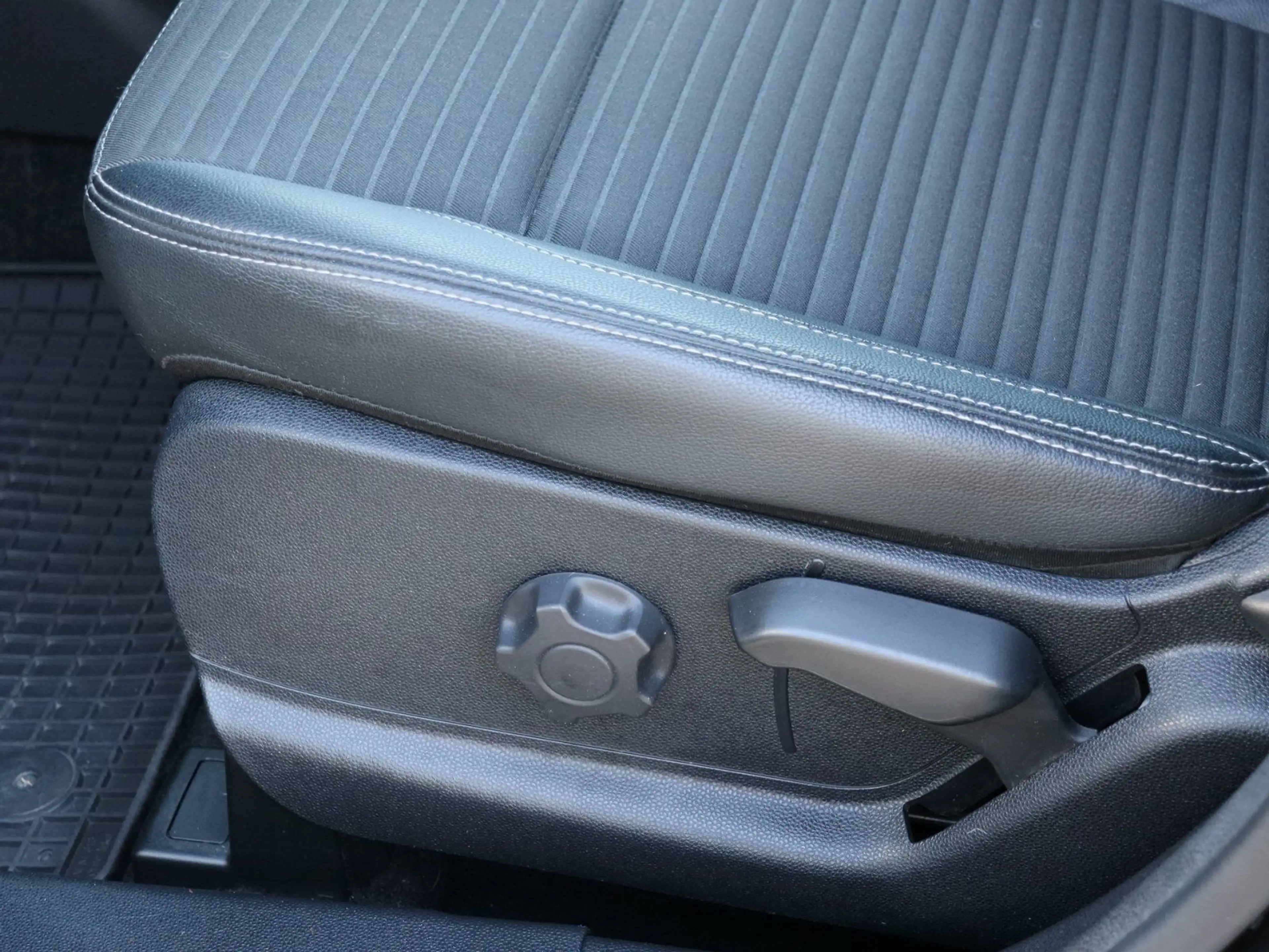 Ford EcoSport 1.0 ecoBoost Titanium AHK Navi Teillede — photo 14