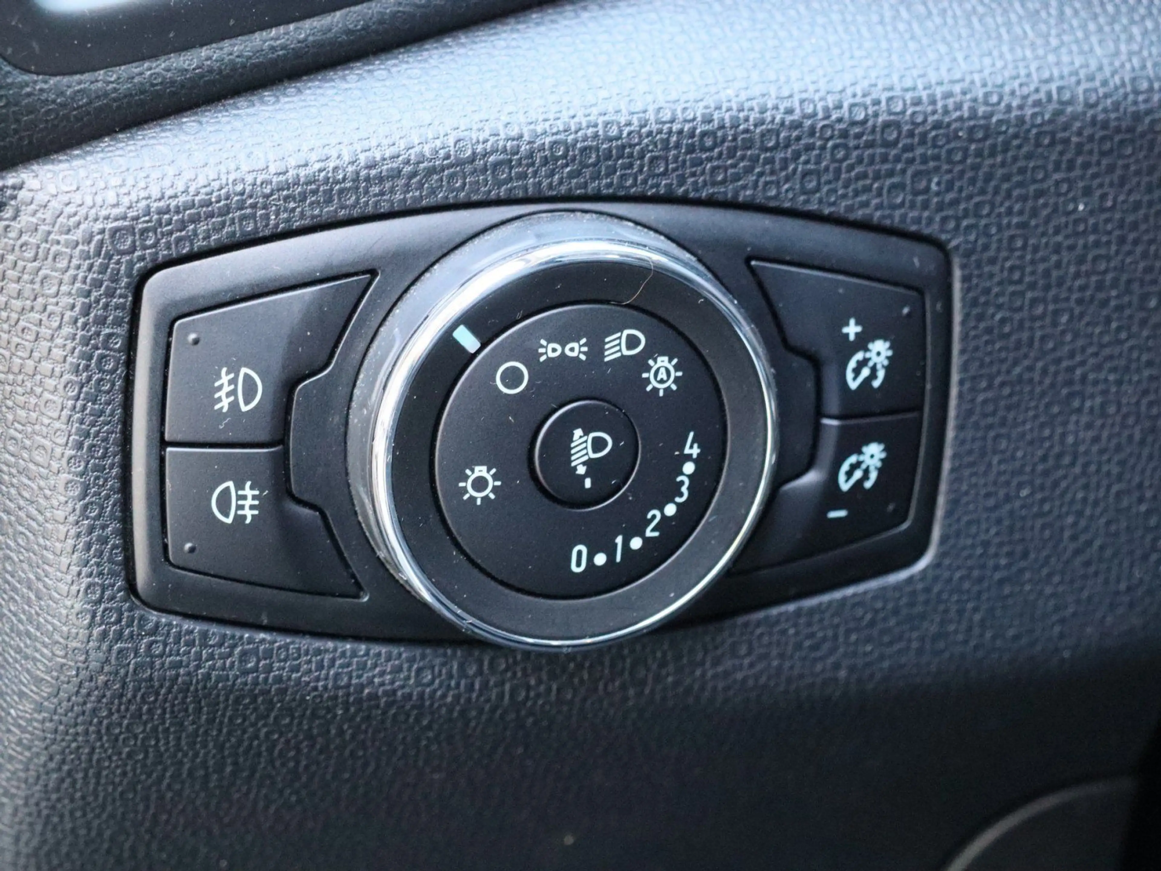 Ford EcoSport 1.0 ecoBoost Titanium AHK Navi Teillede — photo 12