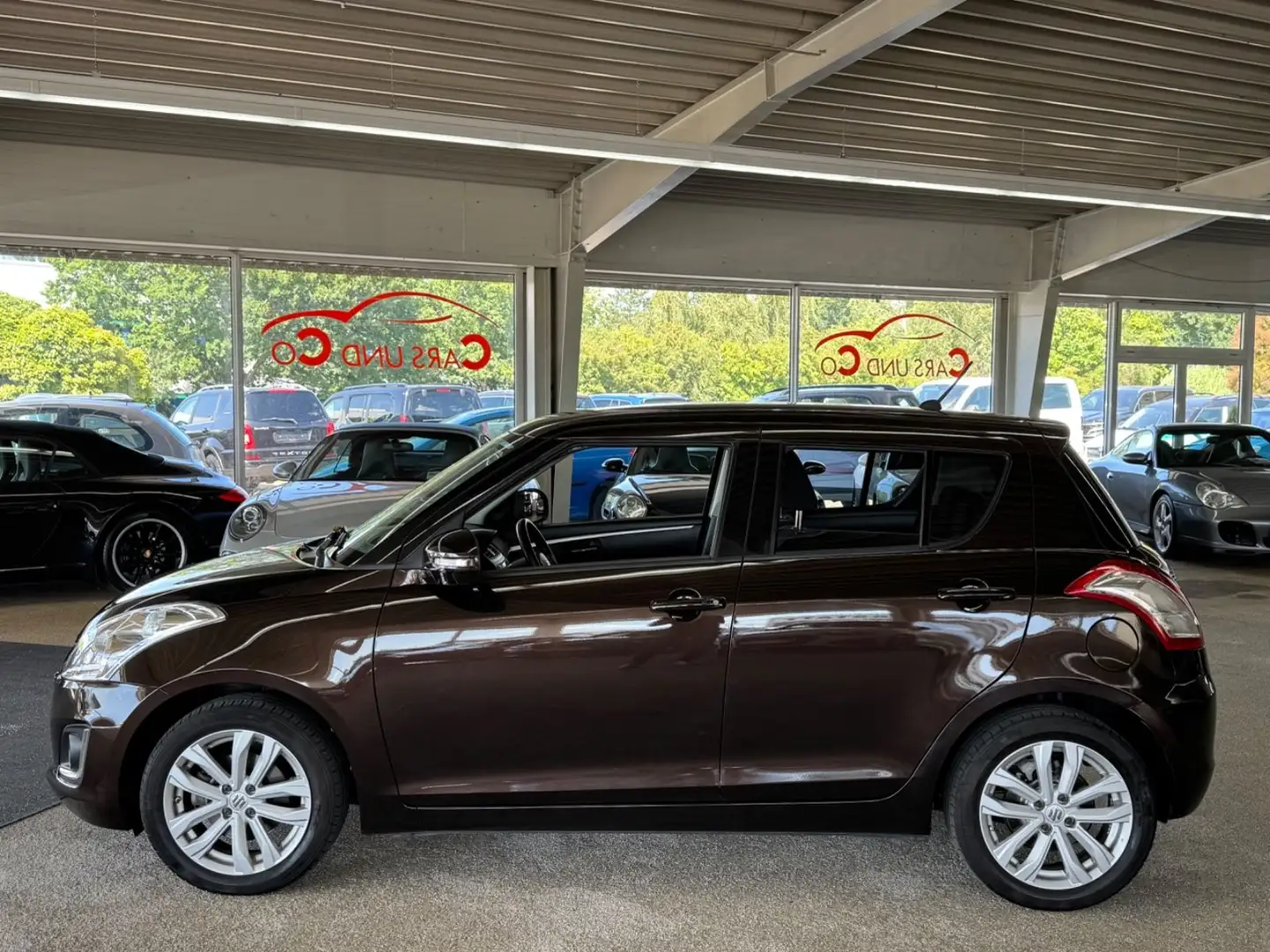 Suzuki Swift 1.2 Club 5türig ATG *SHZ*NAV*RKam*TEM*ALU* Braun - 2