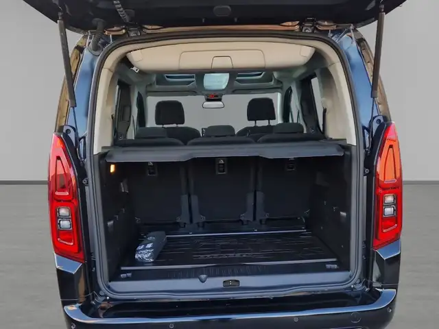 Toyota Proace City view 9