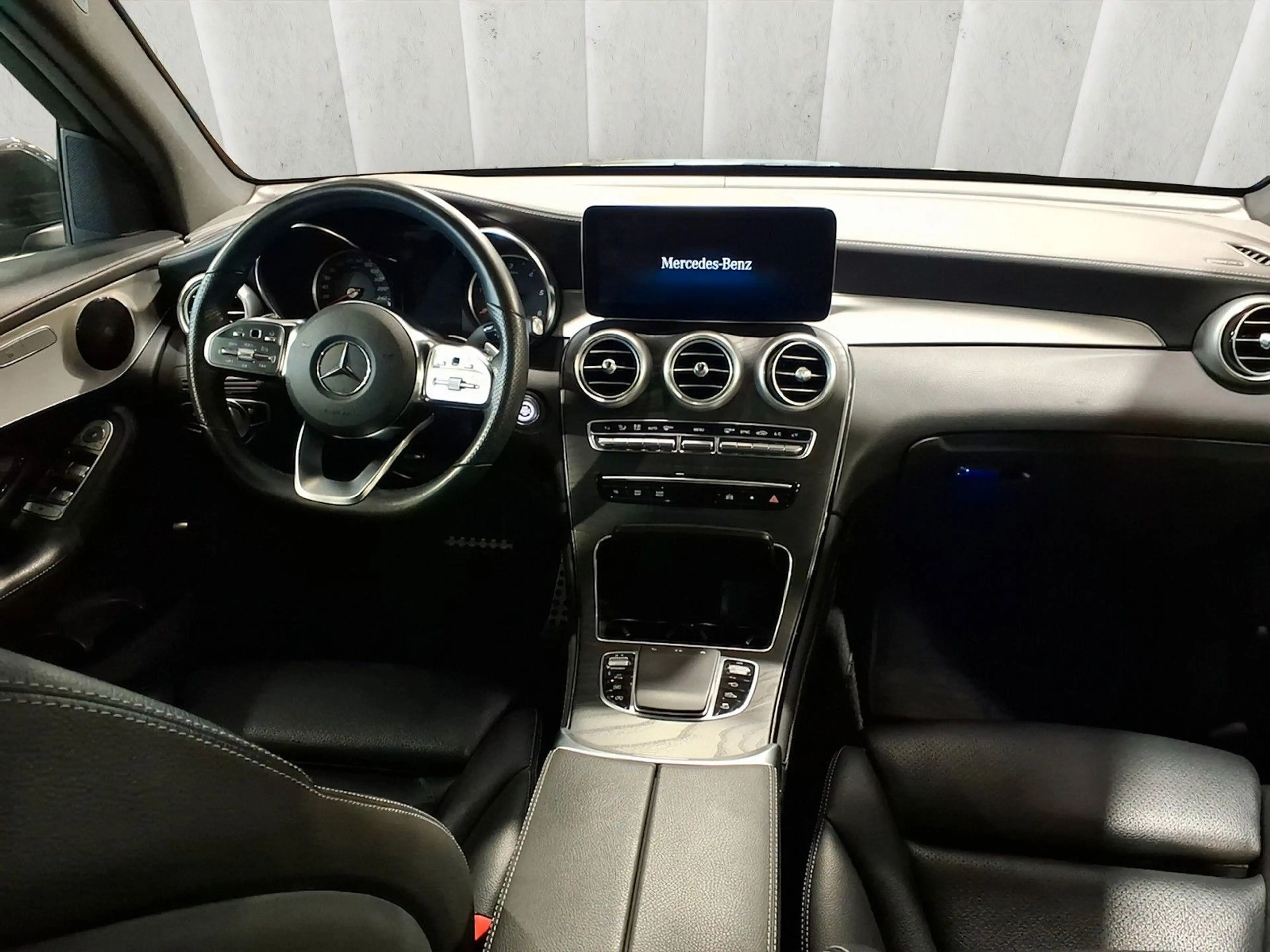 Mercedes-Benz GLC 200 d 4Matic,AMG,9G,RFK,SHZ,SportMFLR*4 — photo 6