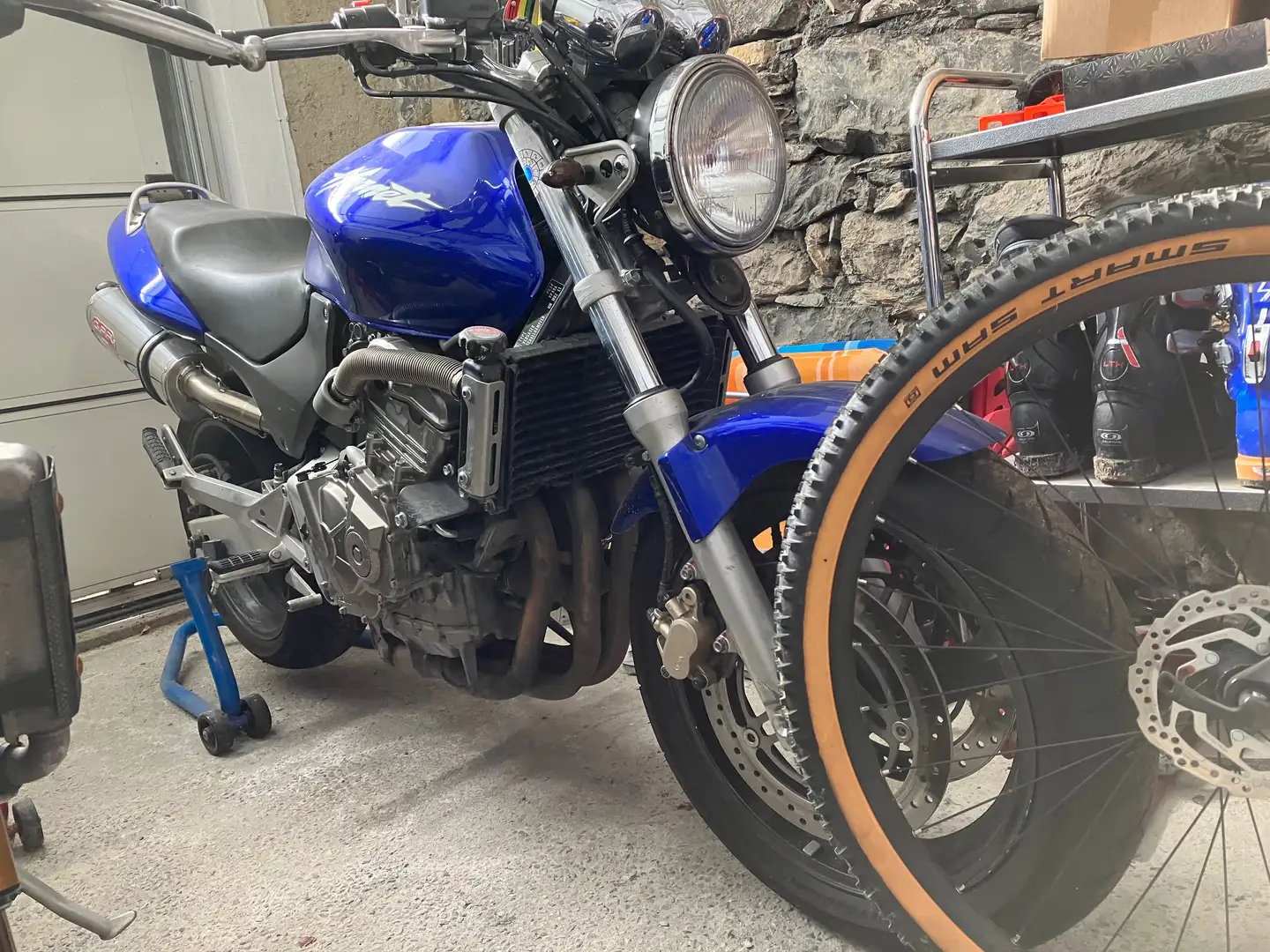 Honda CB 600 Hornet Blue - 1